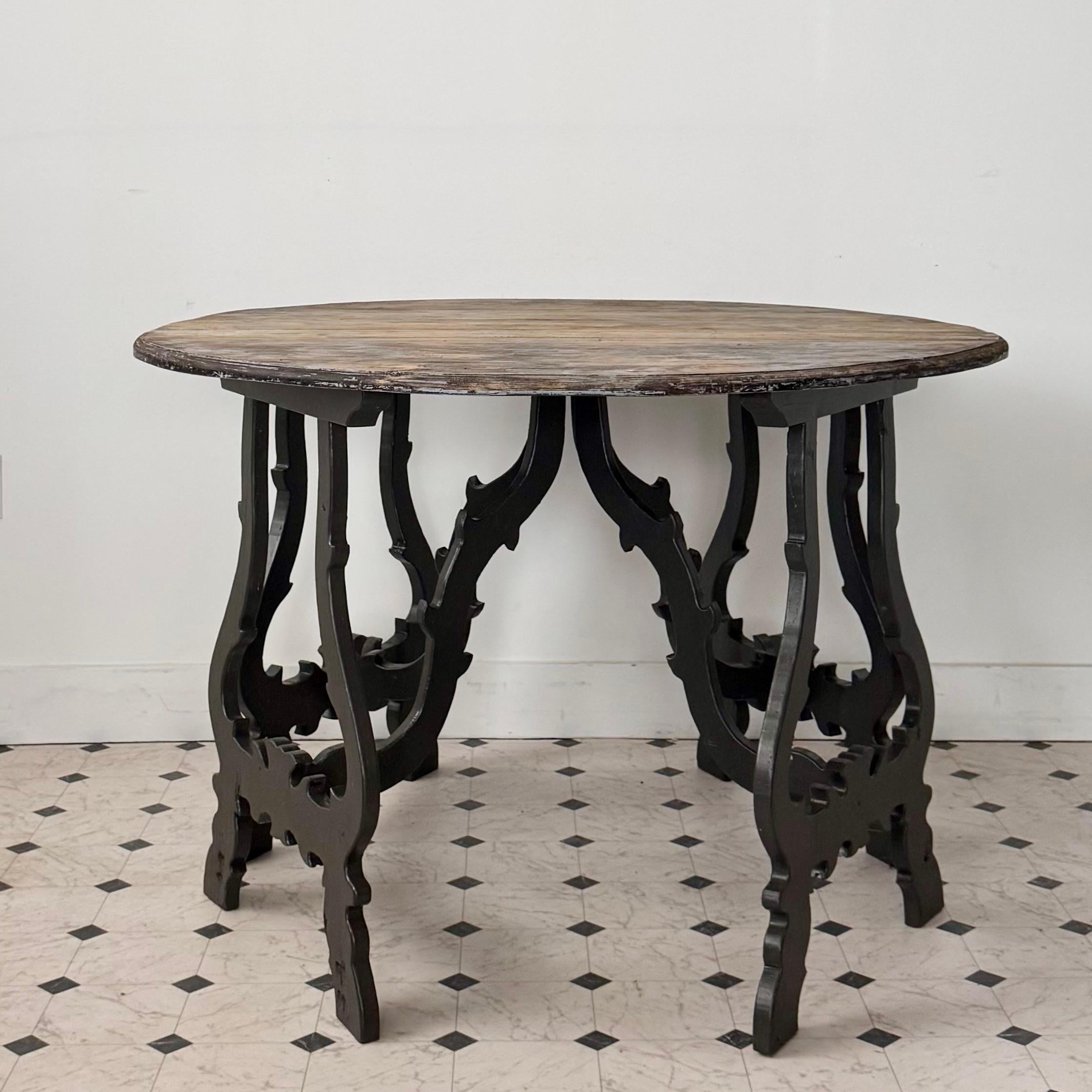 Fer Paire de tables console Demi-Lune du 19ème siècle de Toscane, Italie en vente