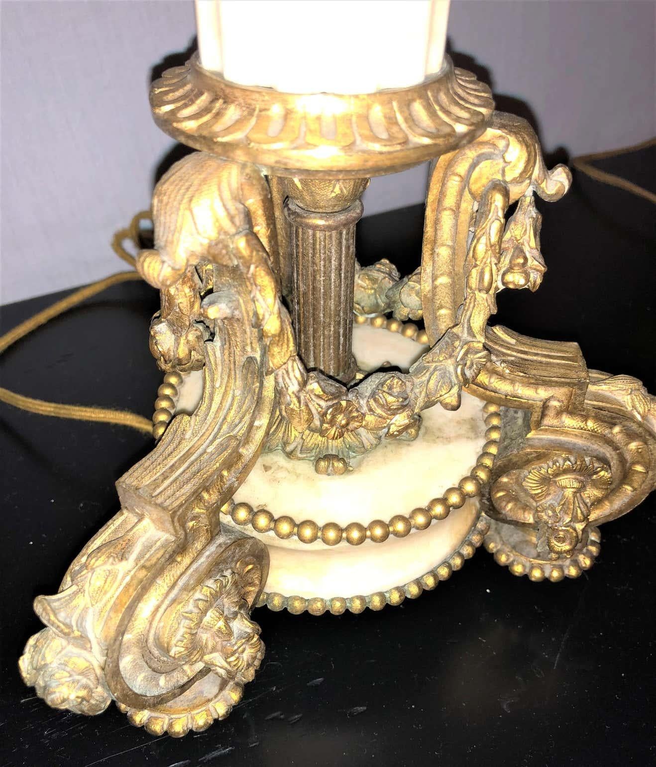 Paar Dor Bronze-Kandelaber mit 7 Lichtern und Marmorsockel aus dem 19. Jahrhundert, als Lampe montiert im Angebot 4