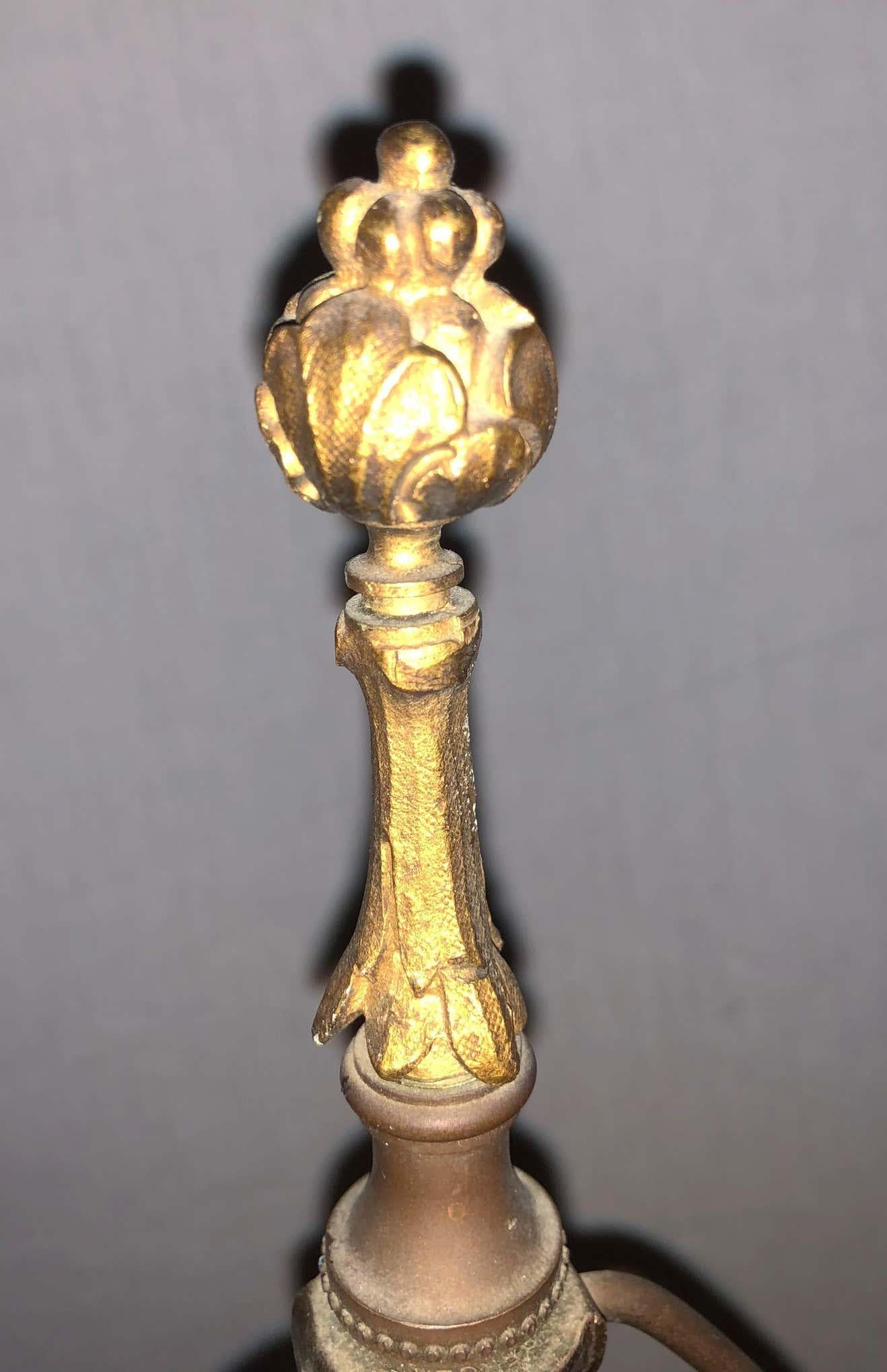 Bronze Paire de candélabres Dor en bronze du 19ème siècle à 7 lumières et base en marbre monté en lampe en vente