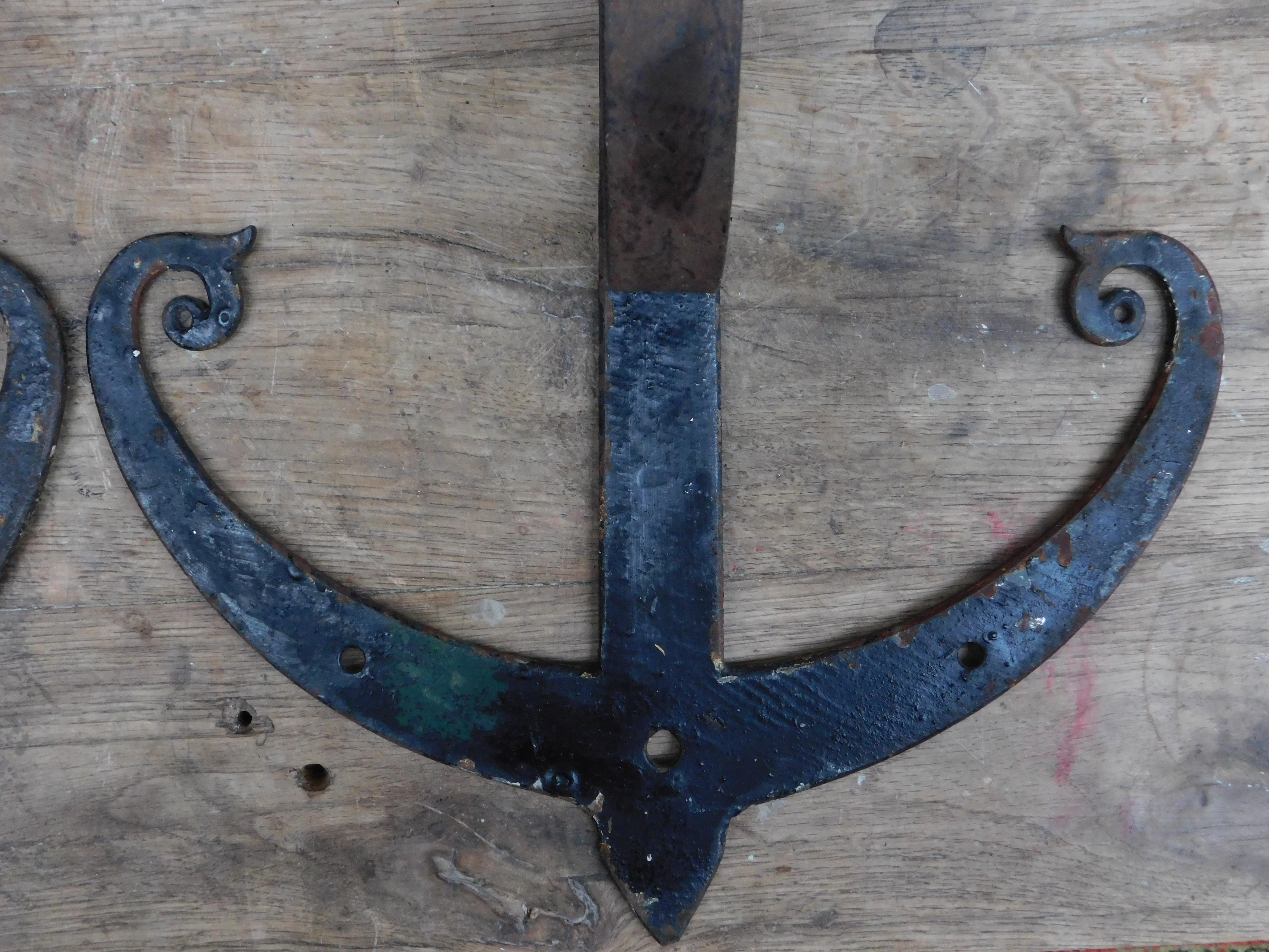 Pair of 19th Century Dutch Iron Anchor Shape Wall Brackets In Good Condition For Sale In Antwerp, BE