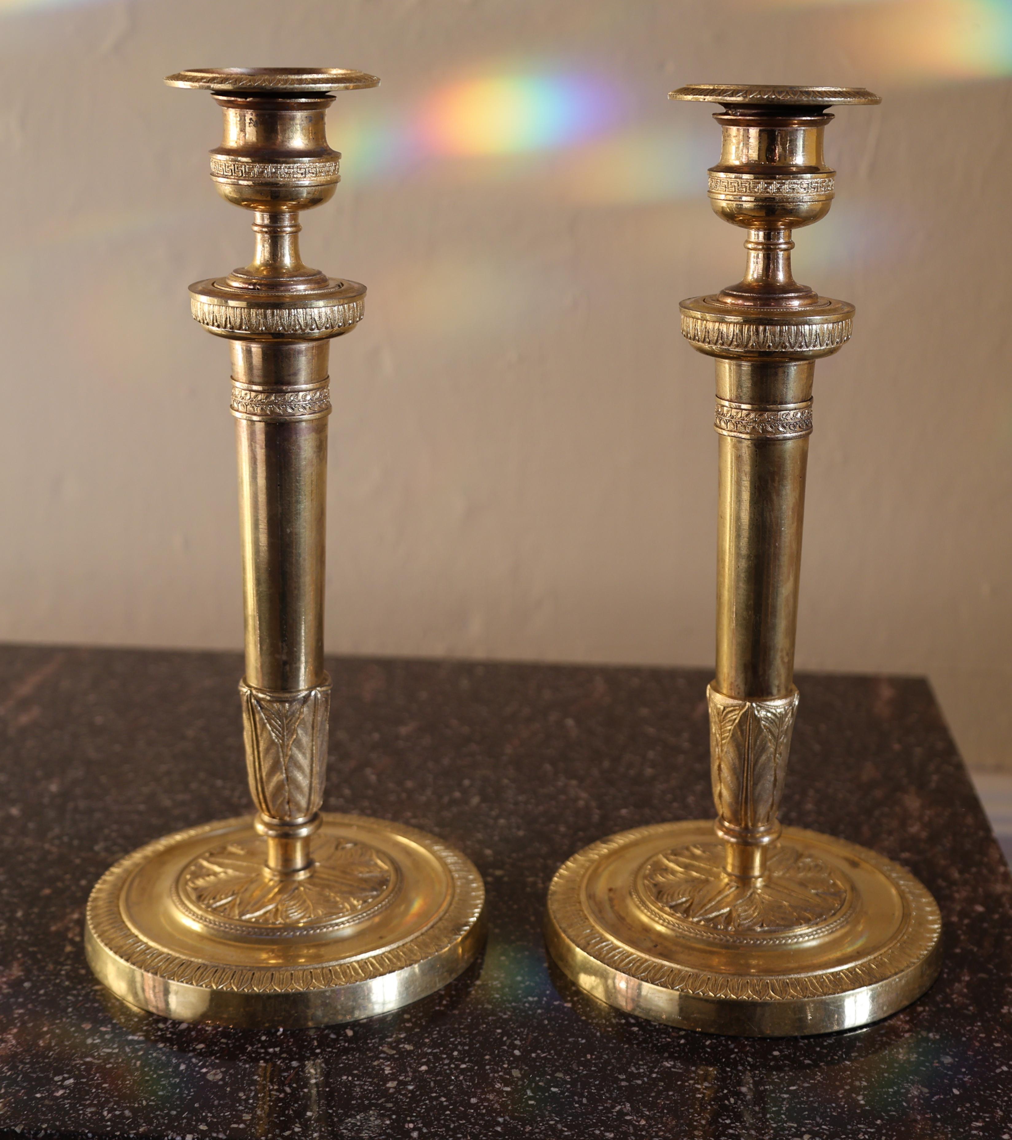 Coppia di candelabri impero del XIX secolo In condizioni buone in vendita a Ljungby, SE