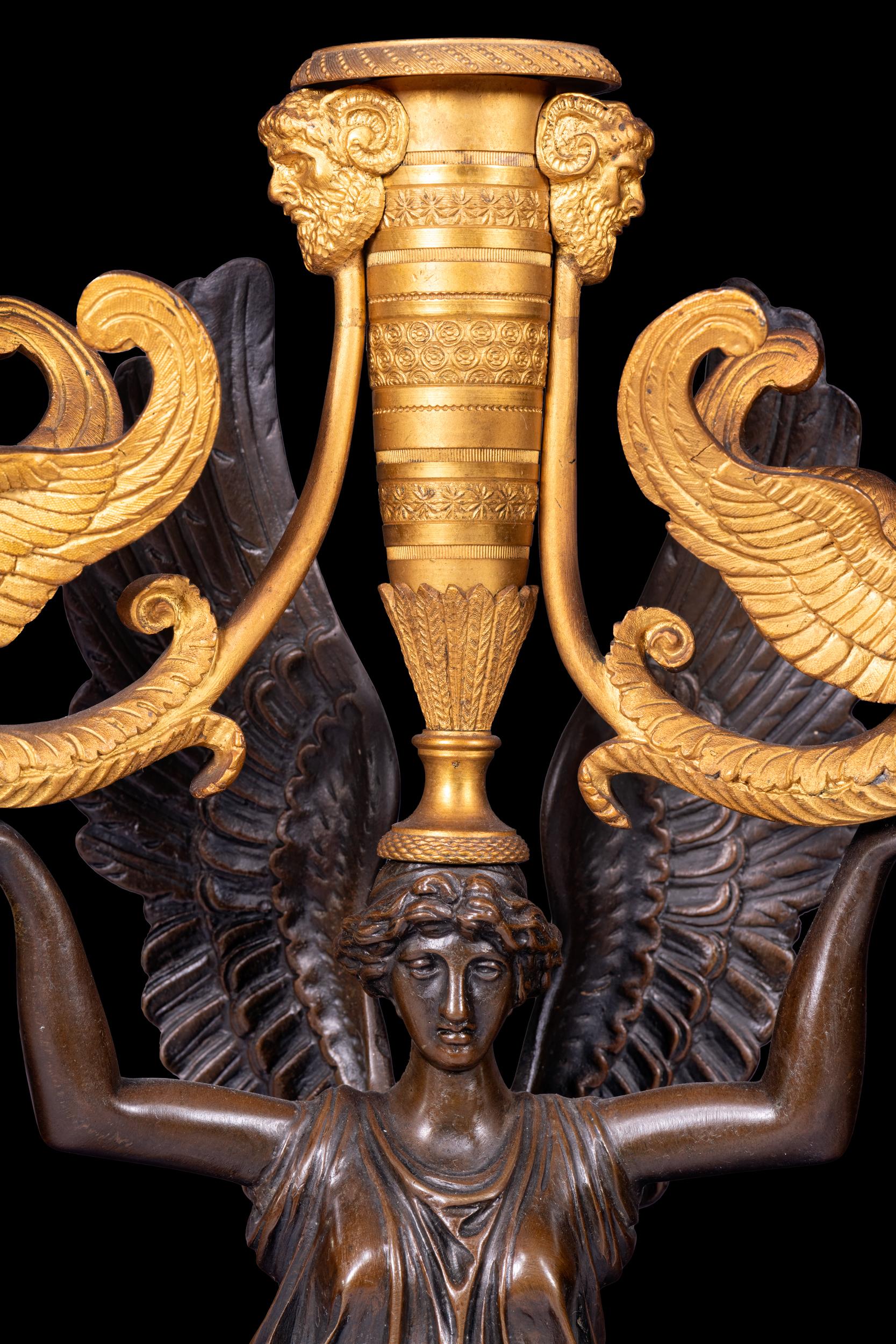 Coppia di candelabri Impero Siena e Ormolu del XIX secolo in stile neoclassico In condizioni buone in vendita a Dublin, IE