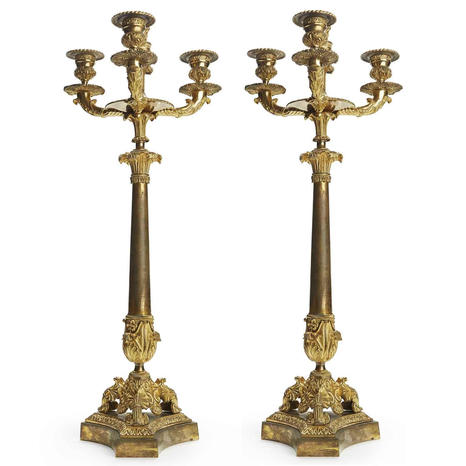 Bronze Paire de candélabres Empire à trois bras en bronze doré italien du 19ème siècle en vente