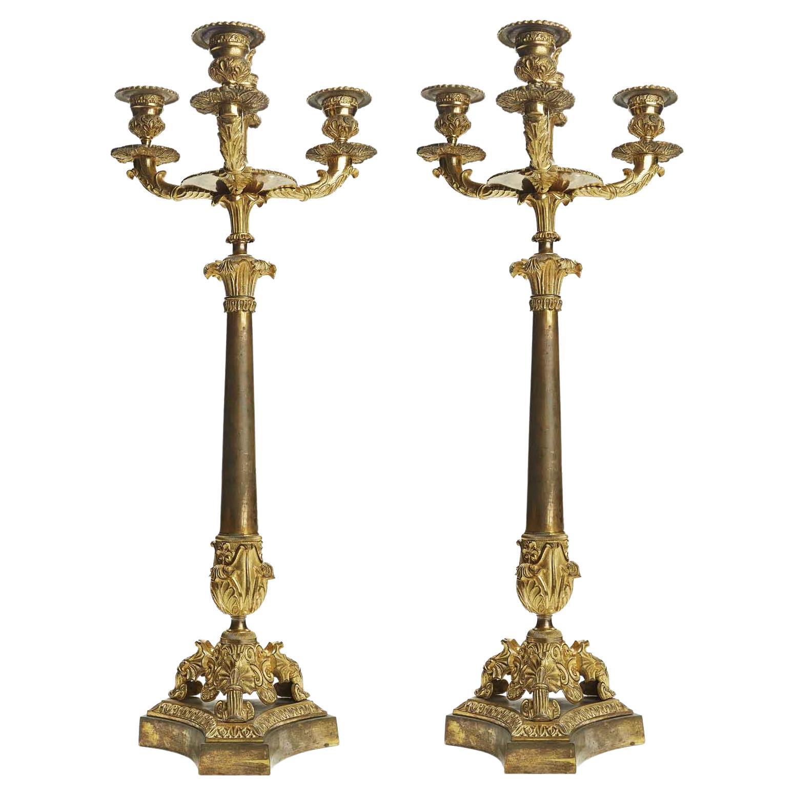 Paire de candélabres Empire à trois bras en bronze doré italien du 19ème siècle en vente