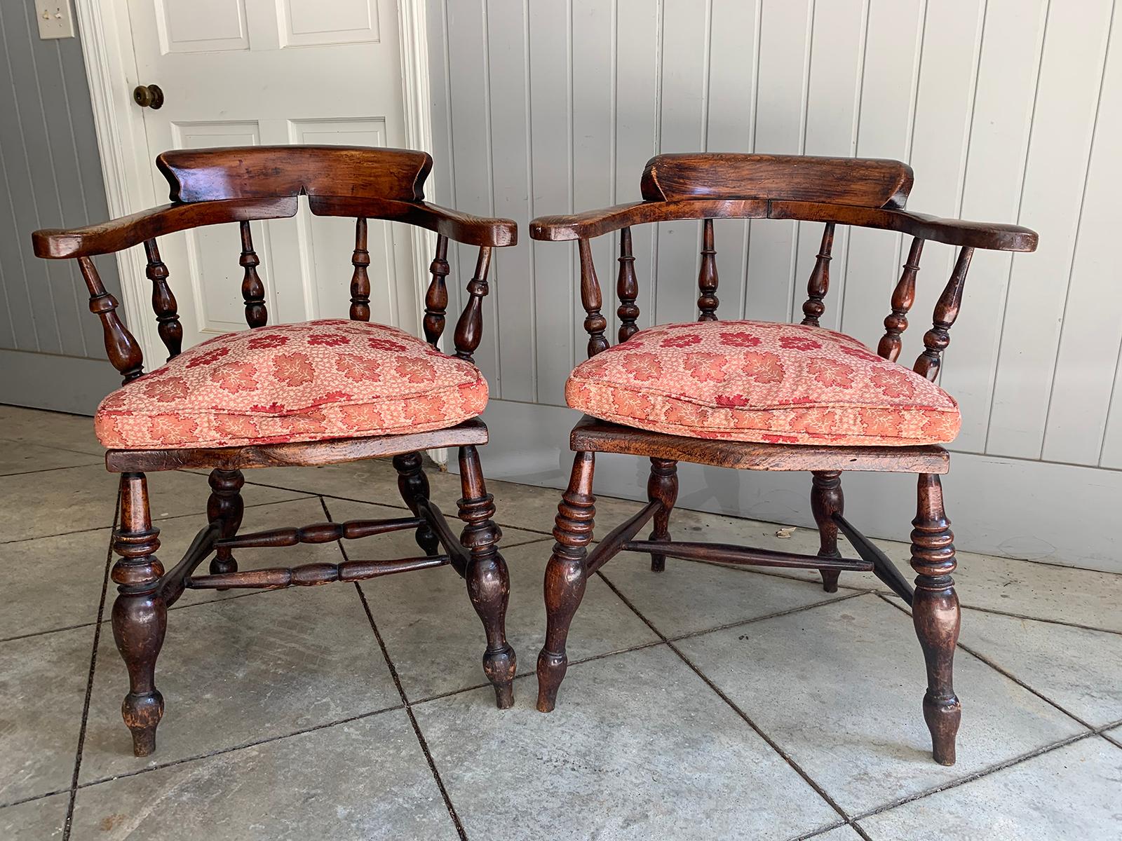 Pair of 19th Century English Armchairs with Pink Cushions For Sale 1