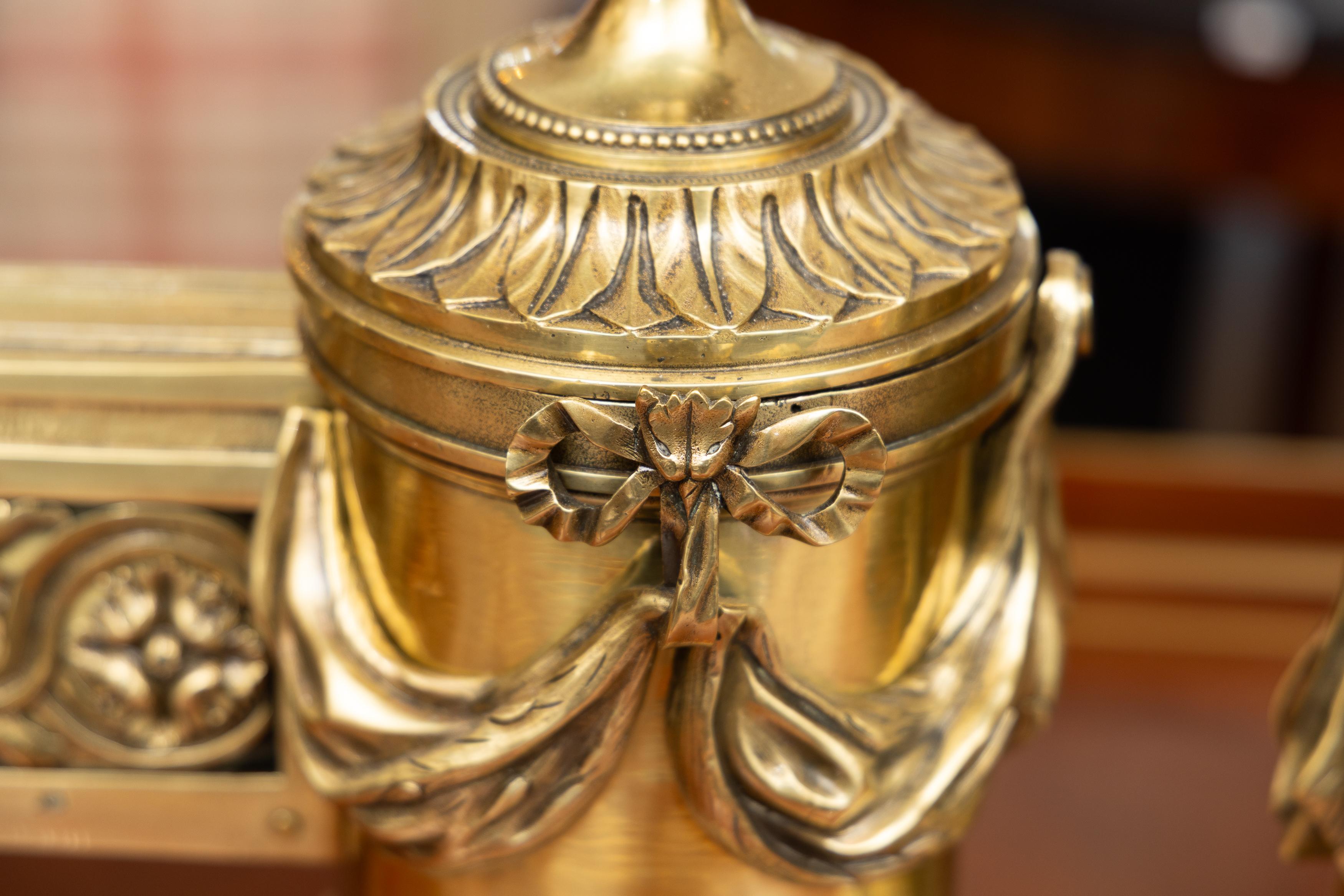 Coppia di Androni inglesi in ottone del XIX secolo in vendita 1