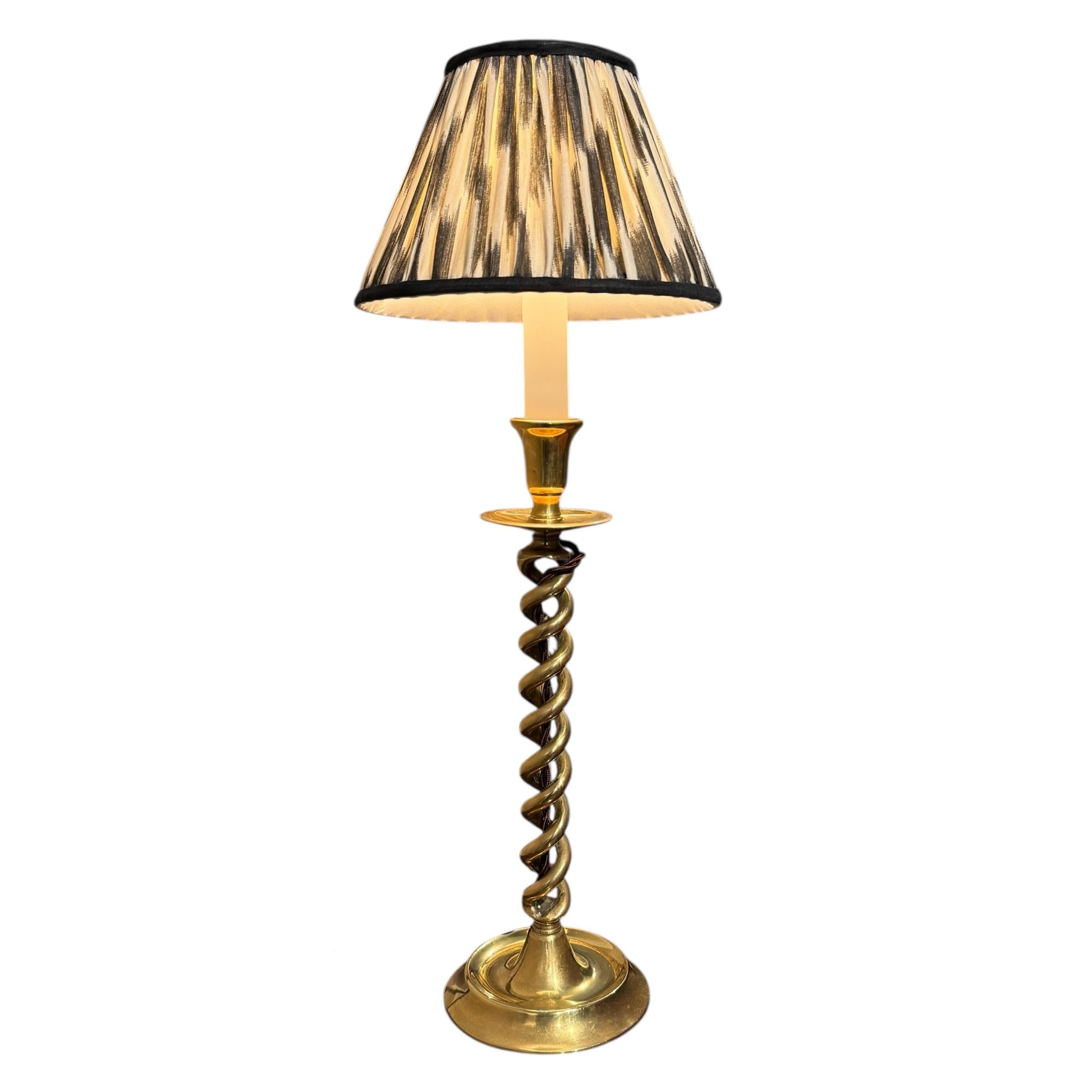 Pair of 19th Century English Brass Double-Helix Barley-Twist Candlestick Lamps In Good Condition In Chicago, IL