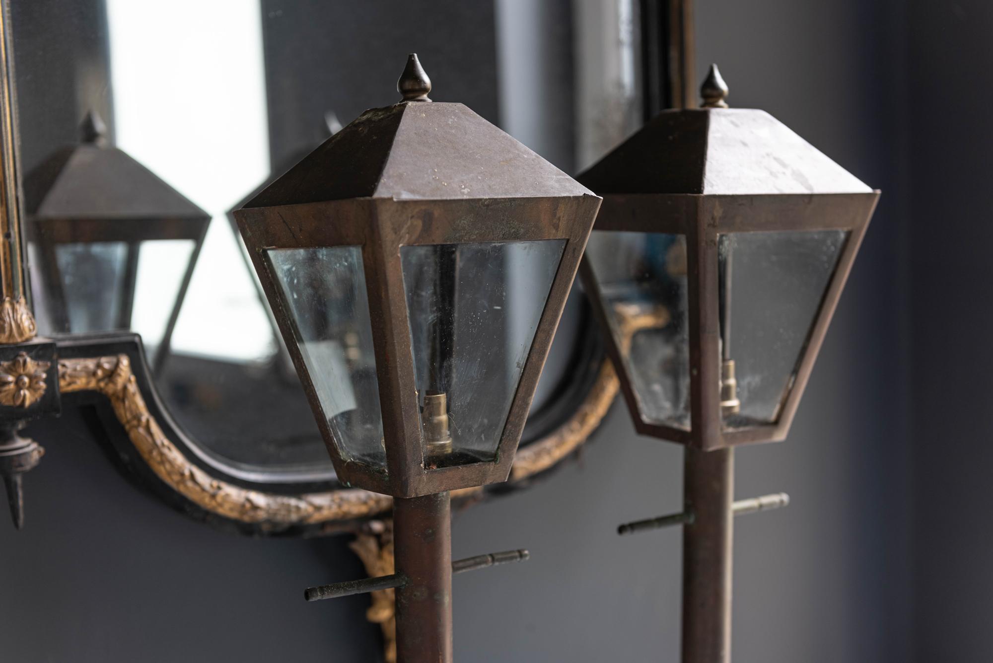Paire de lanternes à pilier en laiton anglais du 19ème siècle:: vers 1890 en vente 3
