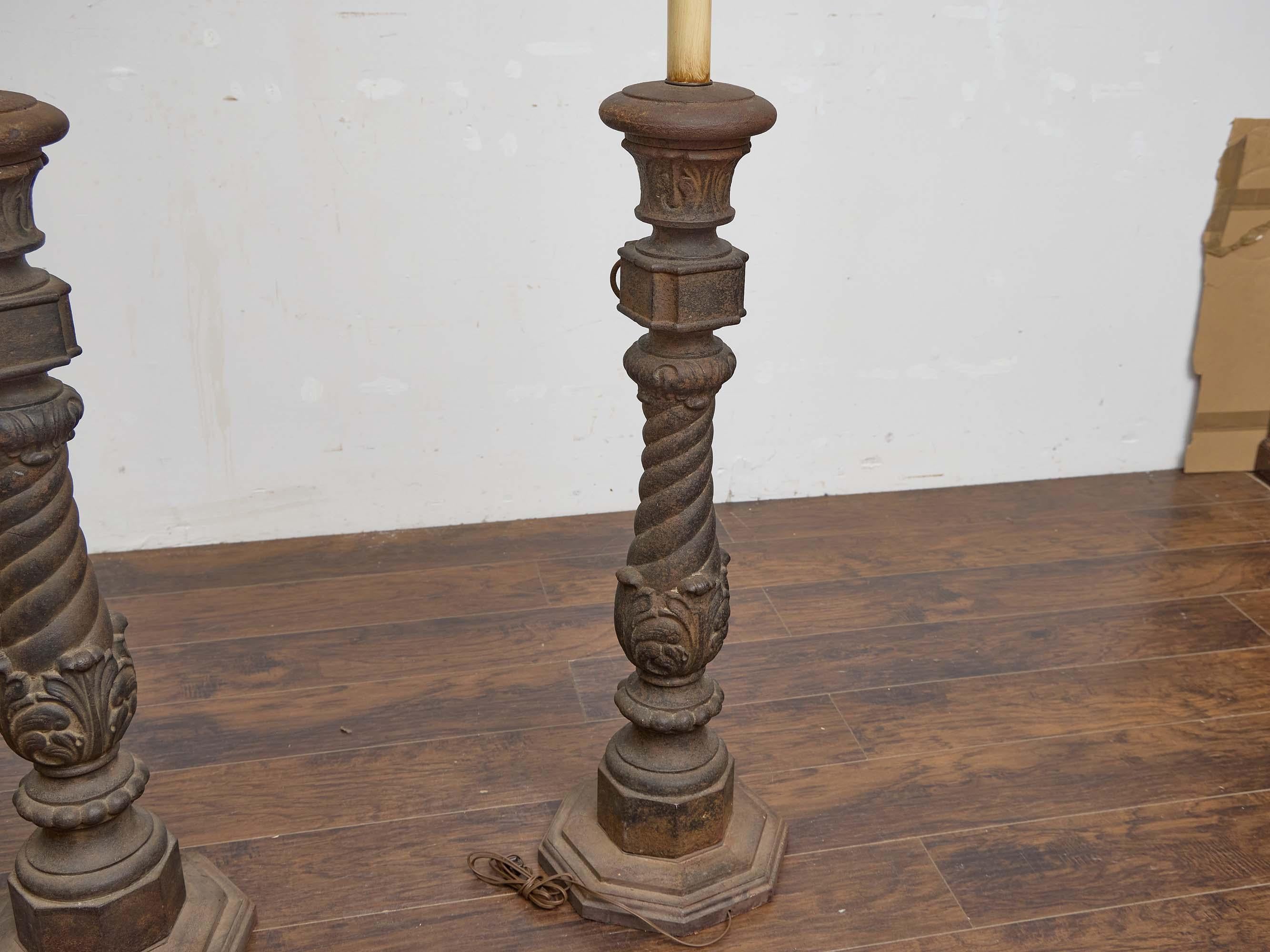 Pair of 19th Century English Cast Iron Lamps with Spiral Columns, US Wired For Sale 4