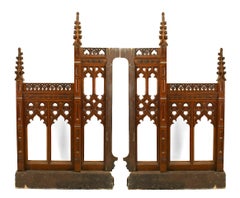 Paar Geländer aus Eichenholz im Stil der englischen Gotik