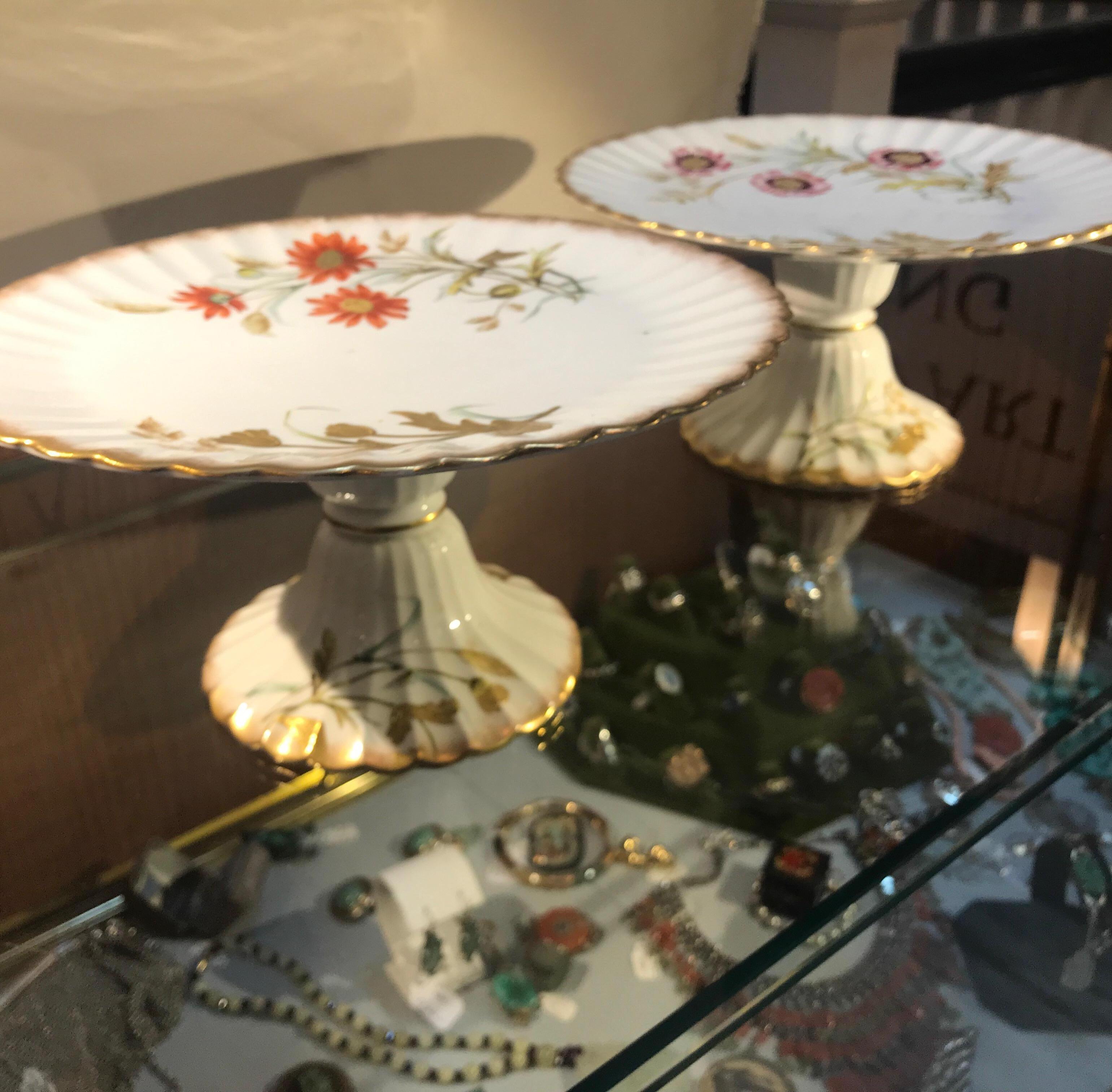 Late 19th Century Pair of 19th Century English Hand Painted Compotes For Sale
