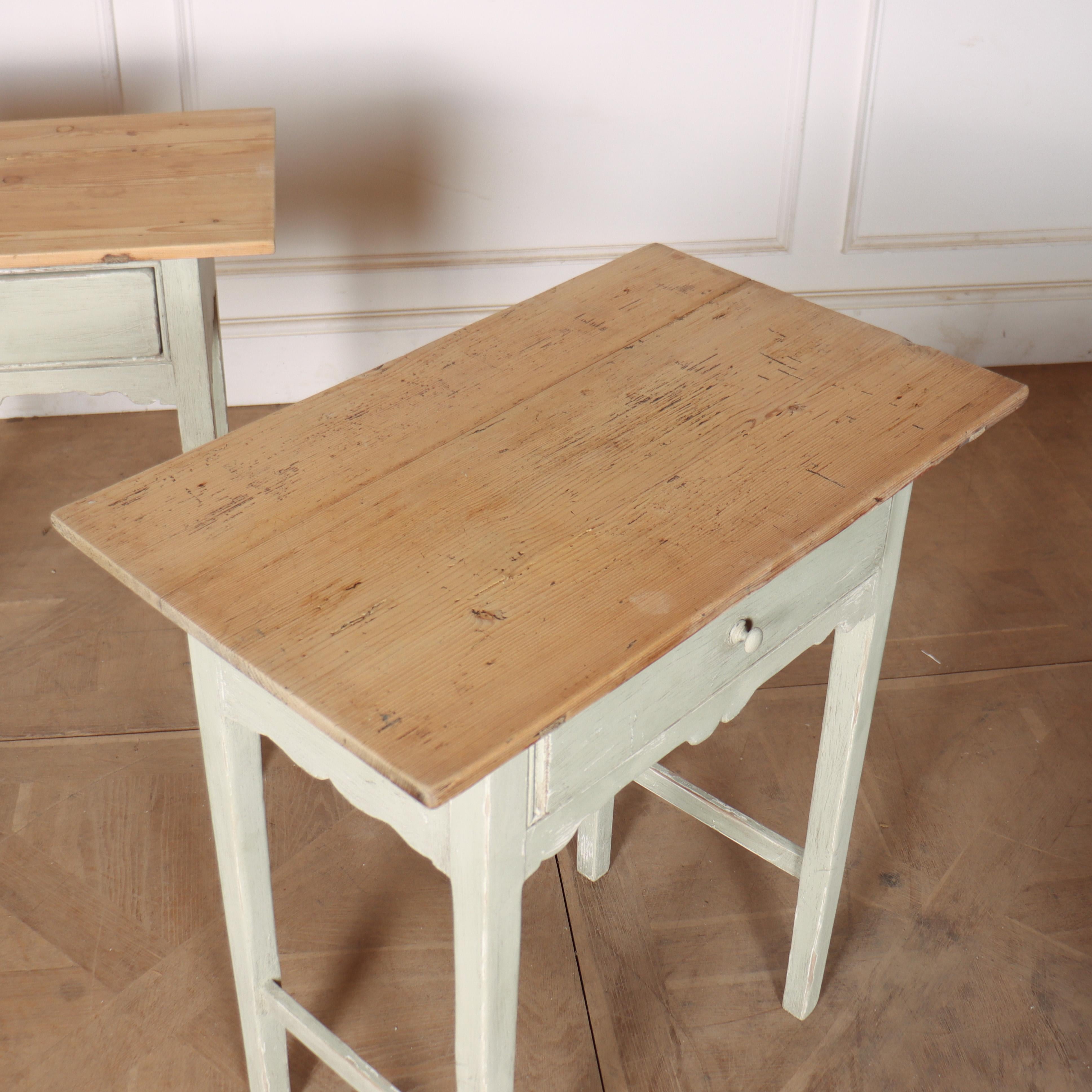 Paire de tables de lampe anglaises du 19e siècle Bon état - En vente à Leamington Spa, Warwickshire