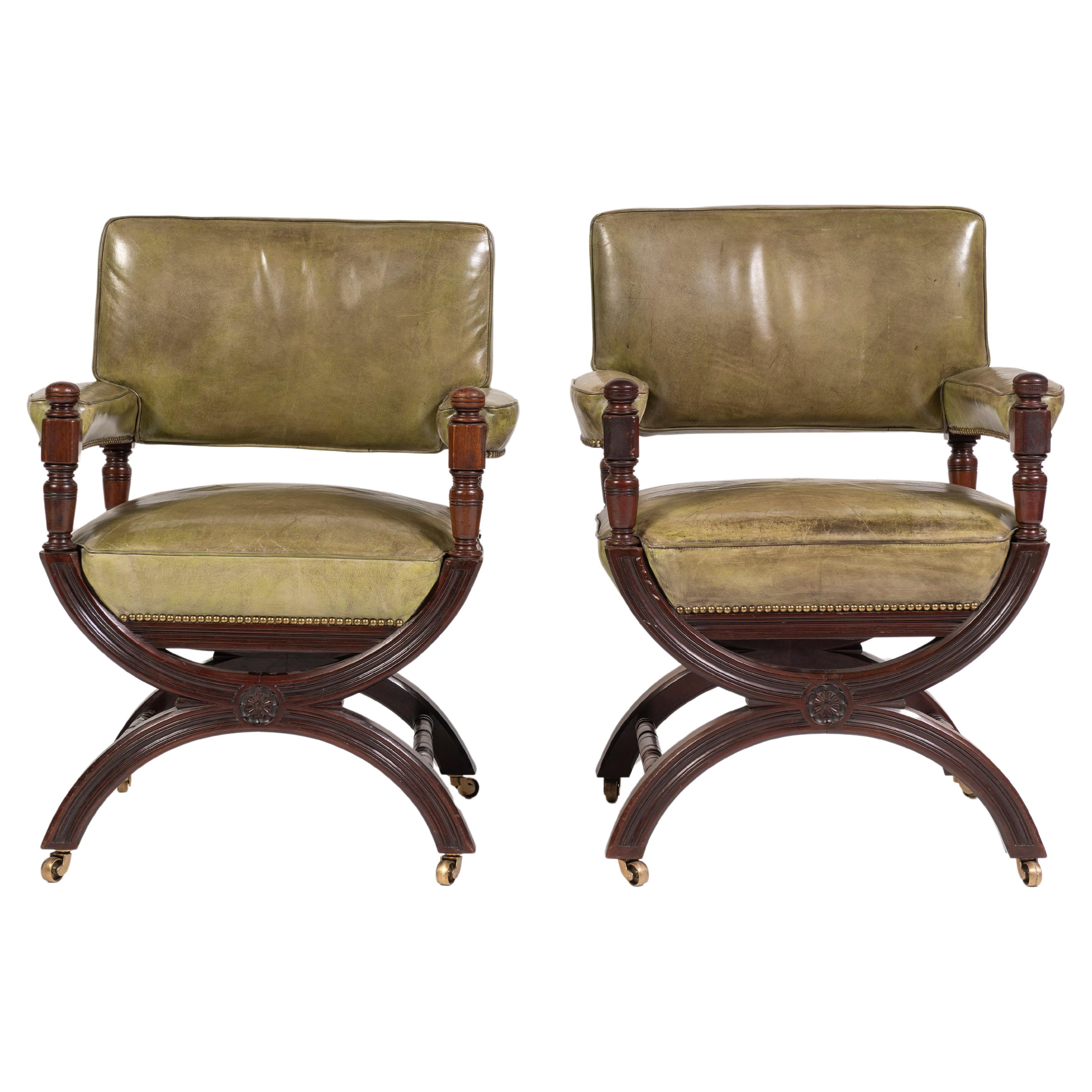 Paar englische Sessel aus Leder und Mahagoni des 19. Jahrhunderts