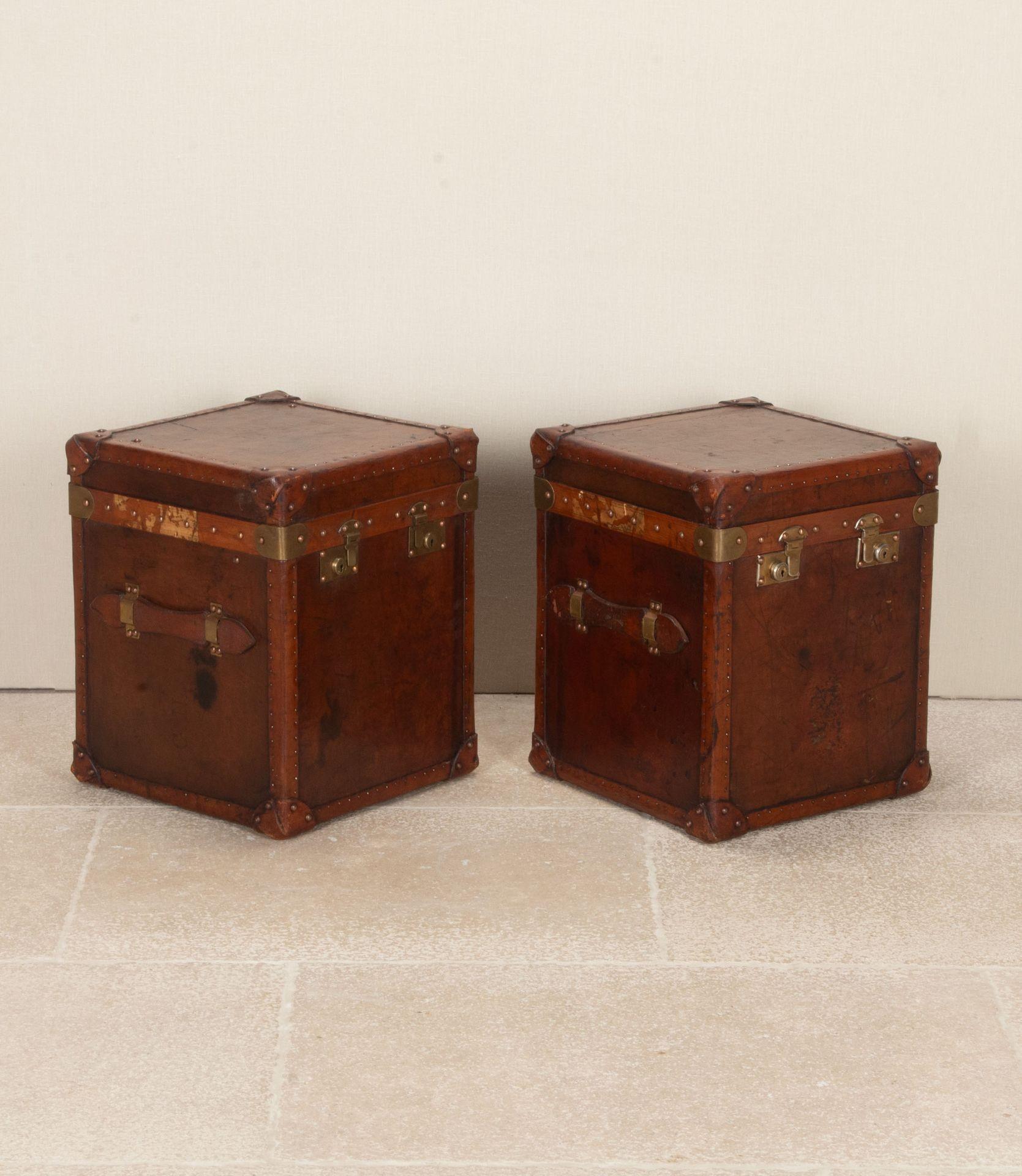 Pair of 19th Century English Leather Trunks In Good Condition For Sale In Gloucestershire, GB