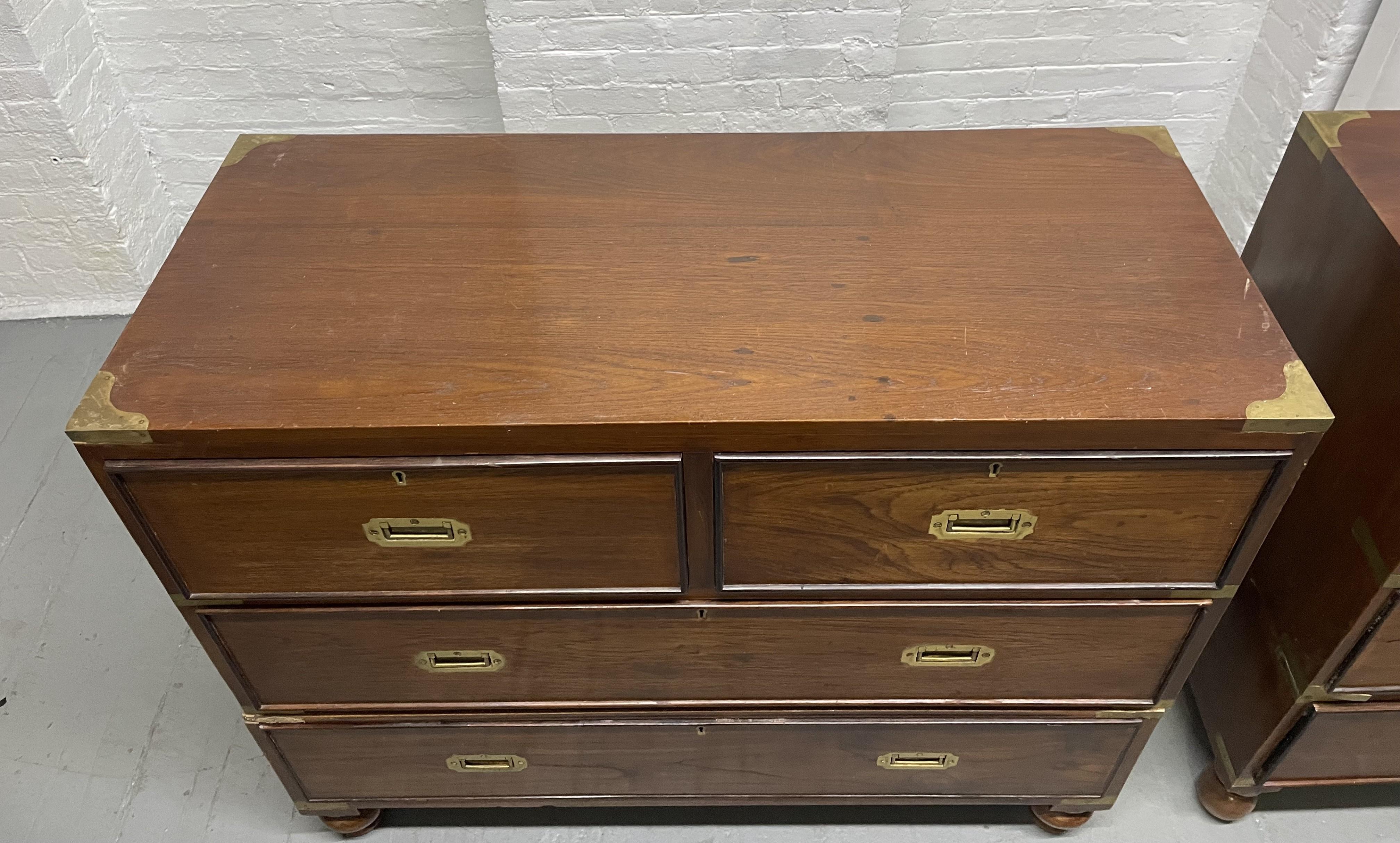 Pair of 19th Century English Mahogany Campaign Chests In Good Condition For Sale In New York, NY