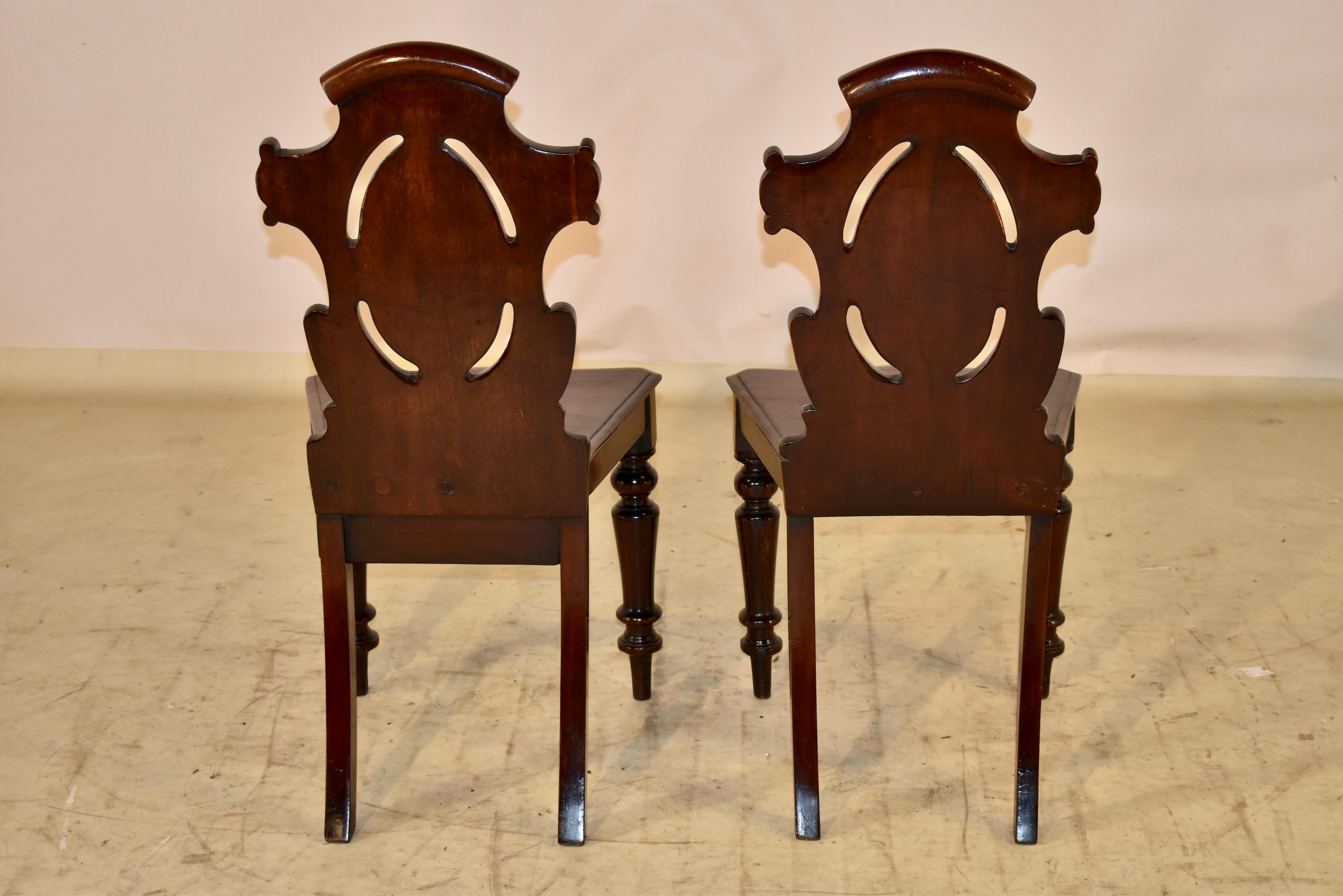 Pair of 19th Century English Mahogany Hall Chairs For Sale 3