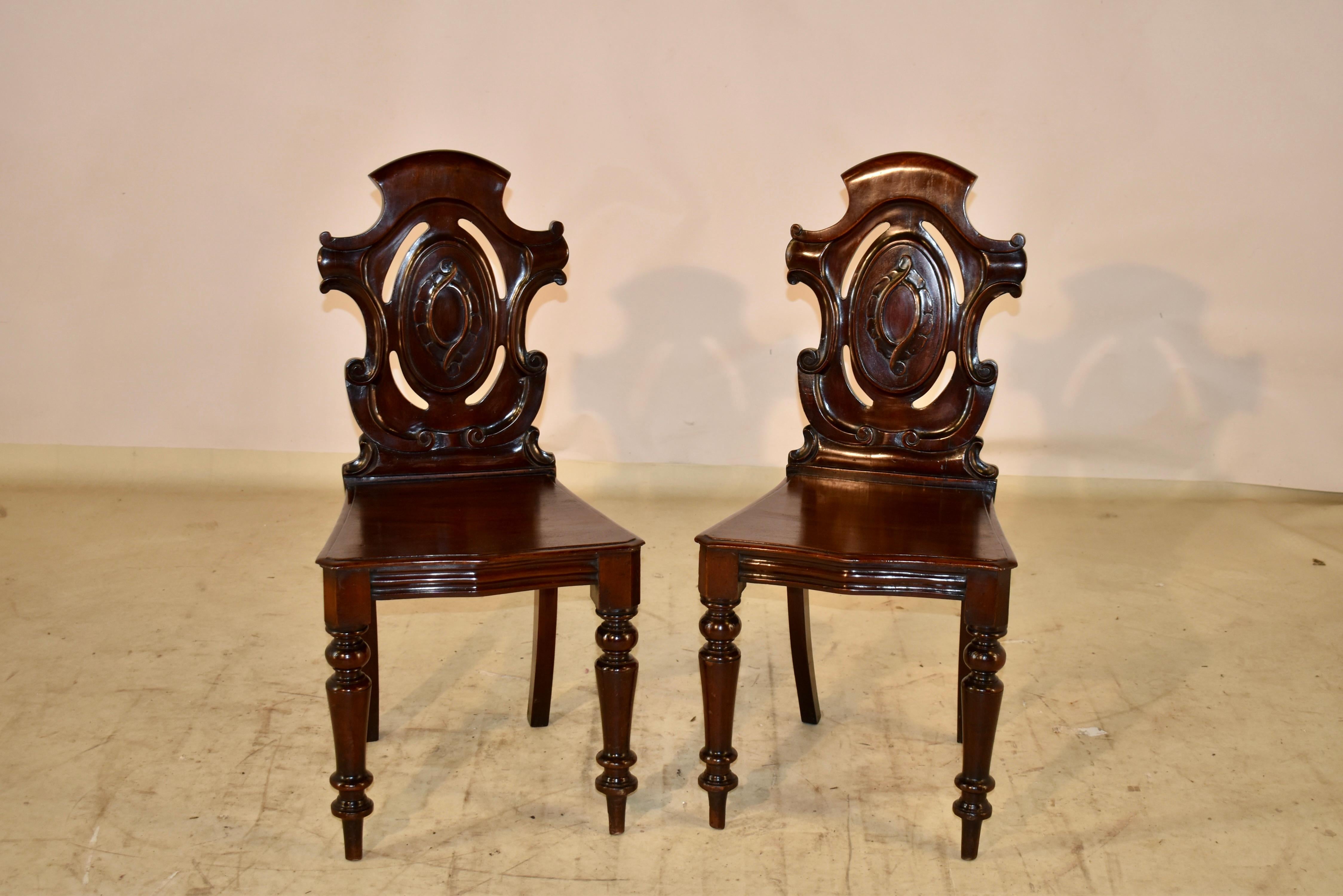 Pair of 19th Century English Mahogany Hall Chairs For Sale 5