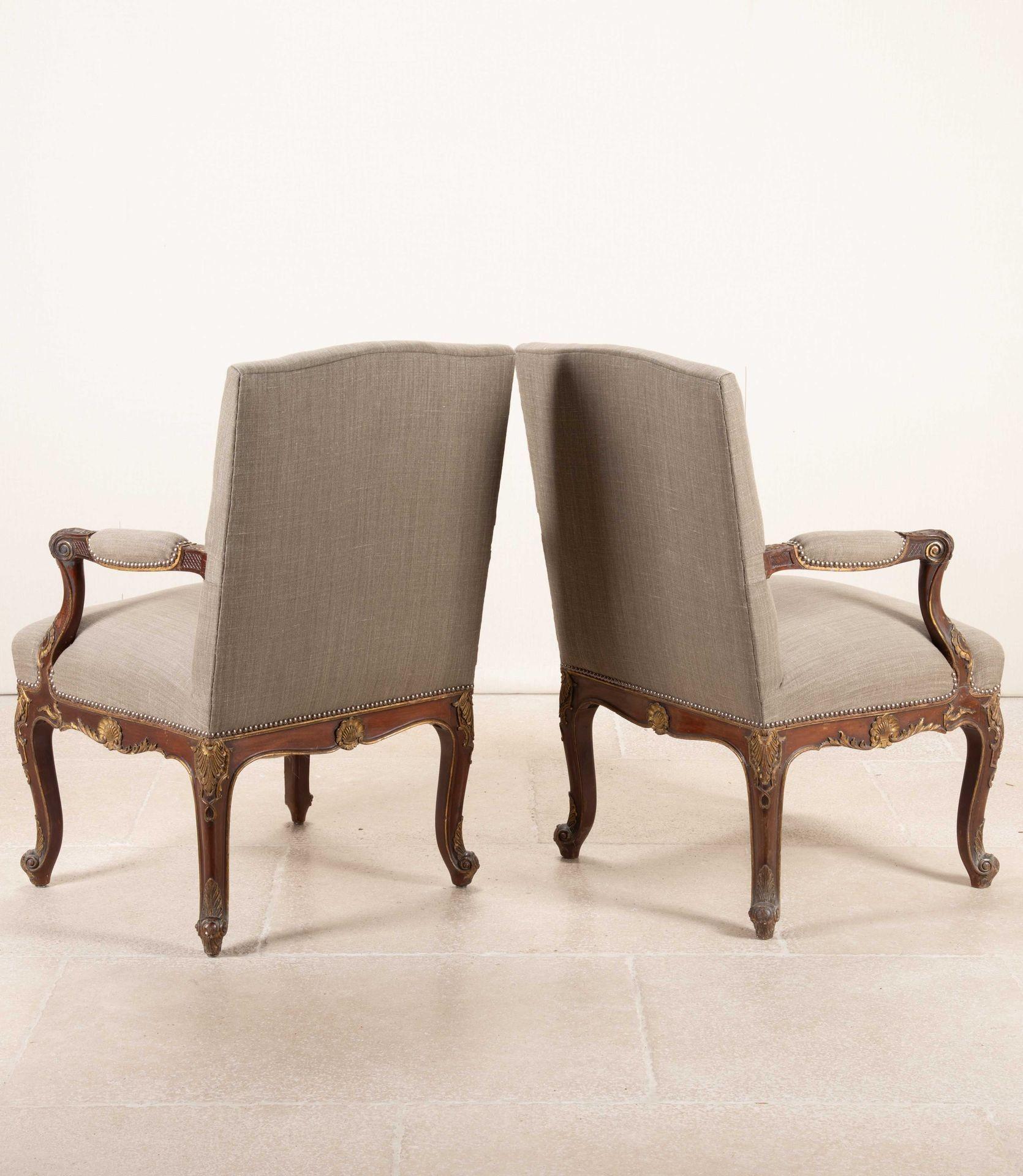 Ein Paar offene Sessel aus englischem Mahagoni des 19. (Englisch) im Angebot