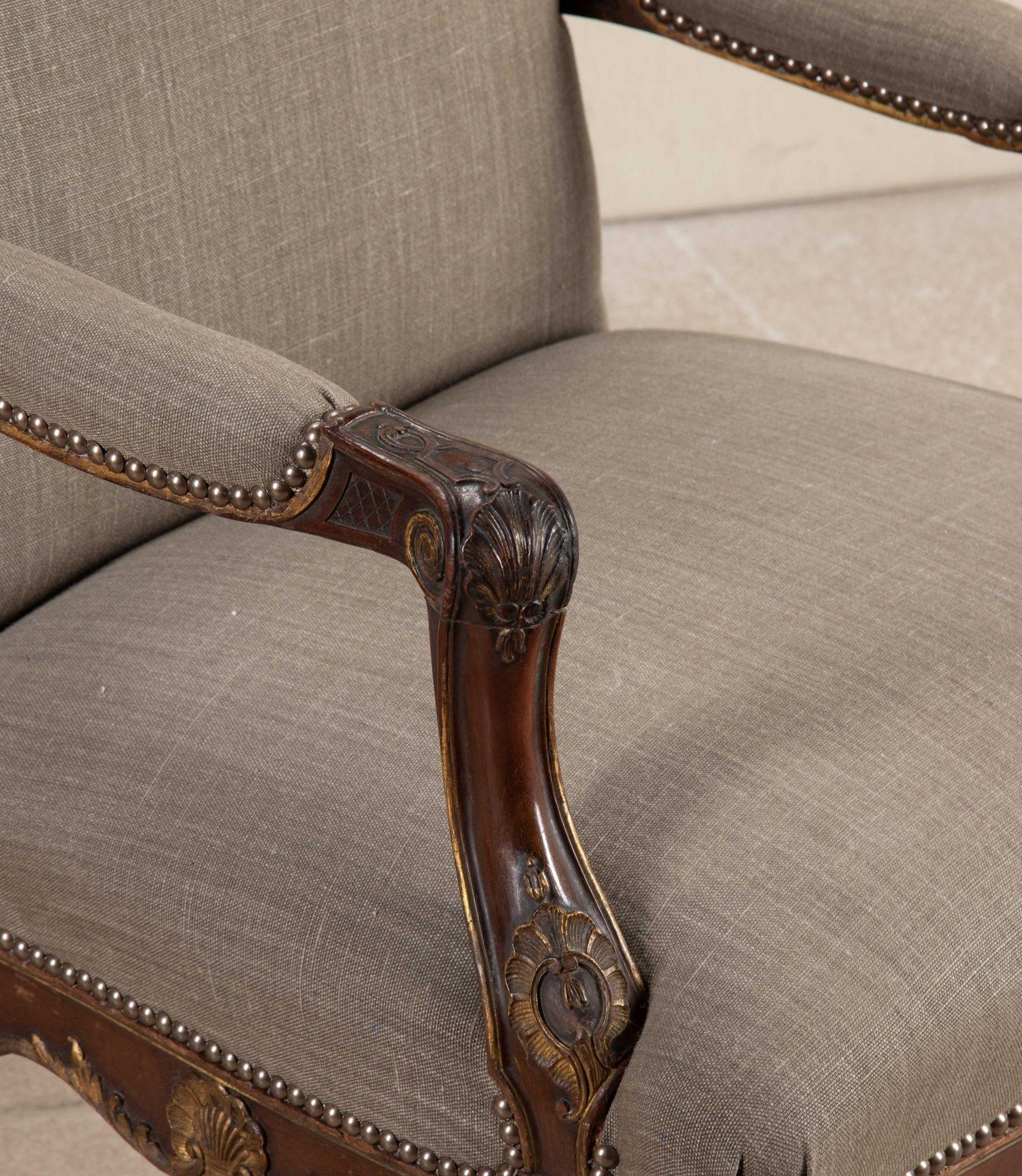 Ein Paar offene Sessel aus englischem Mahagoni des 19. (Polster) im Angebot