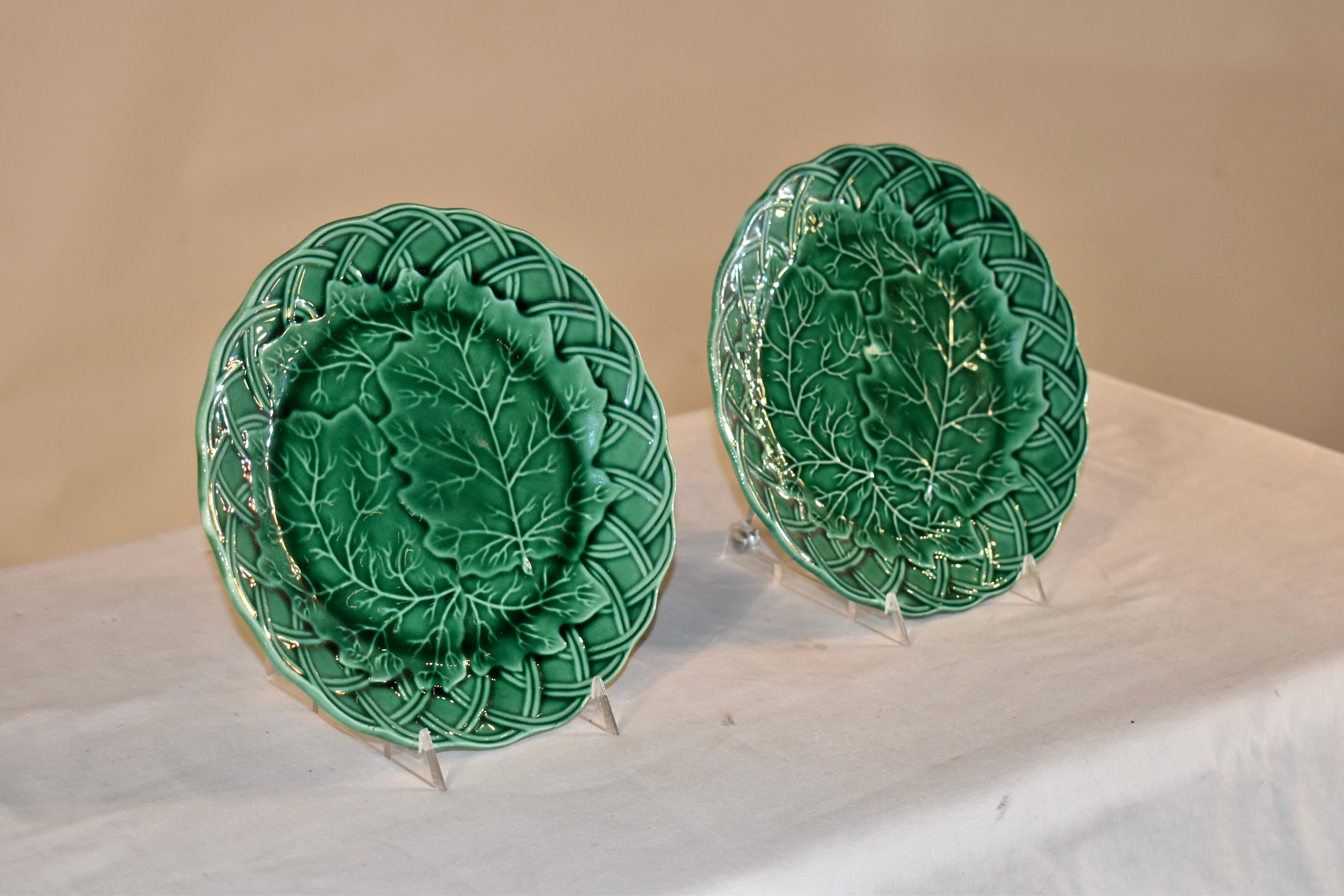 Glazed Pair of 19th Century English Majolica Leaf Plates For Sale