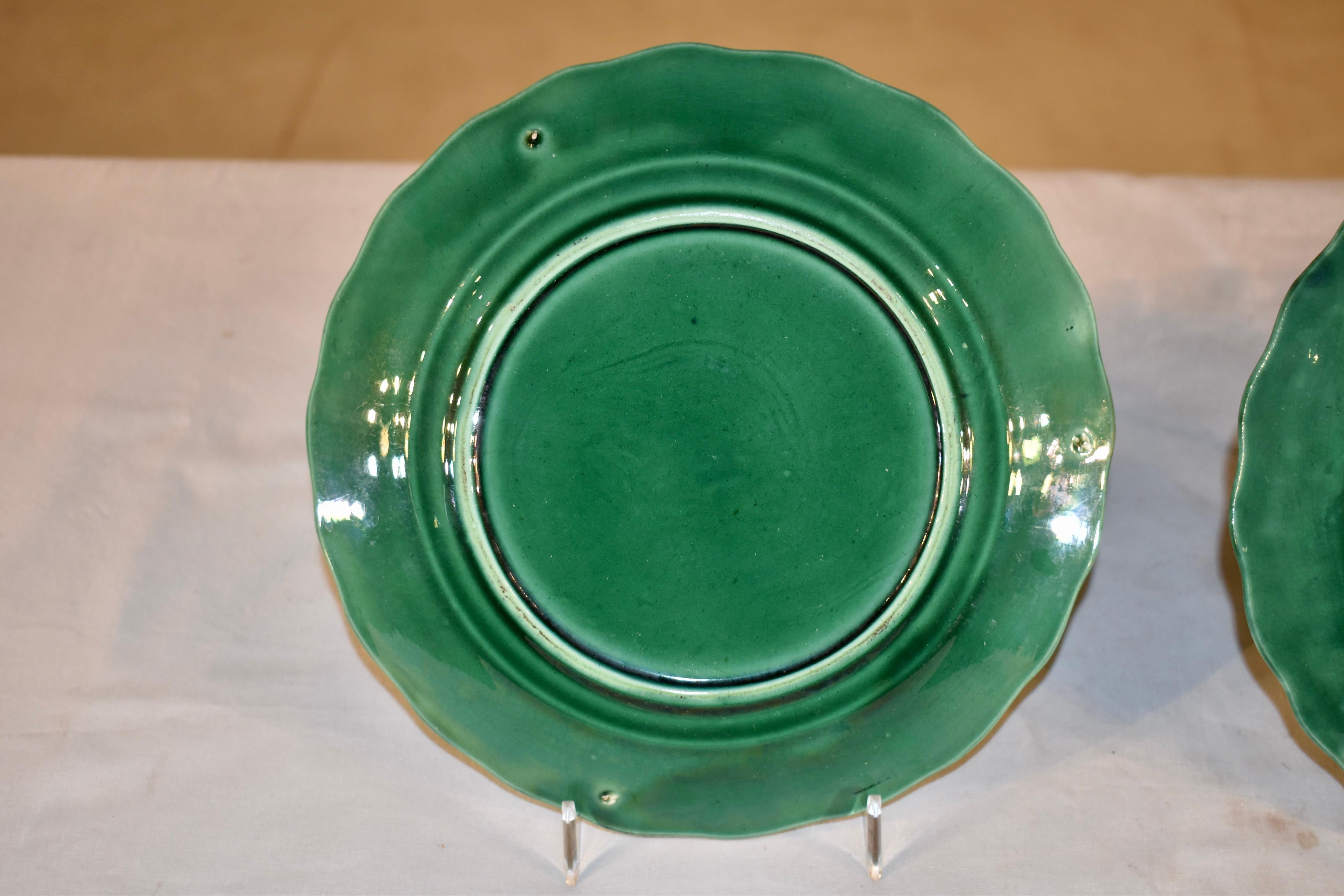 Pair of 19th Century English Majolica Leaf Plates For Sale 2