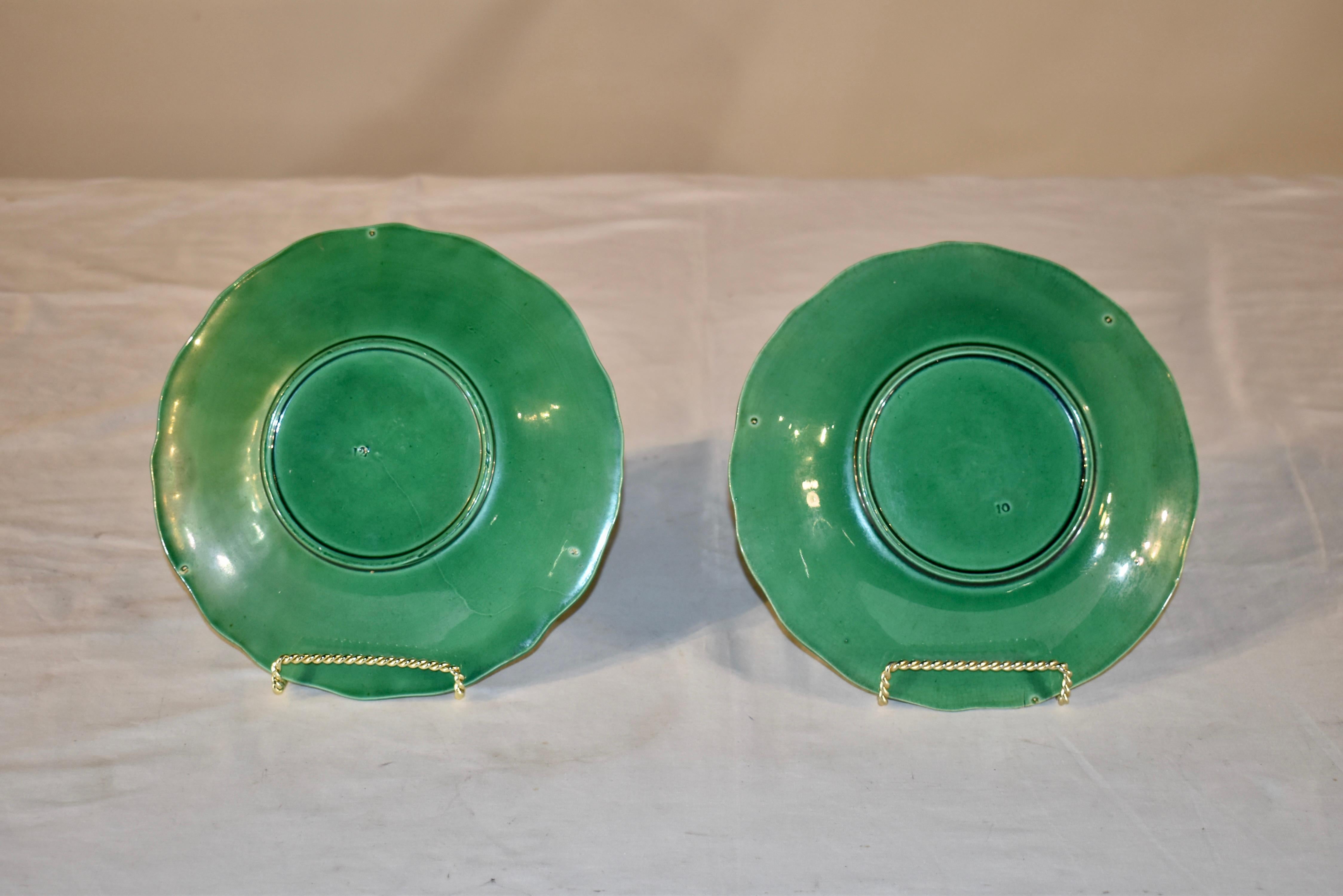 Pair of 19th Century English Majolica Plates im Angebot 3