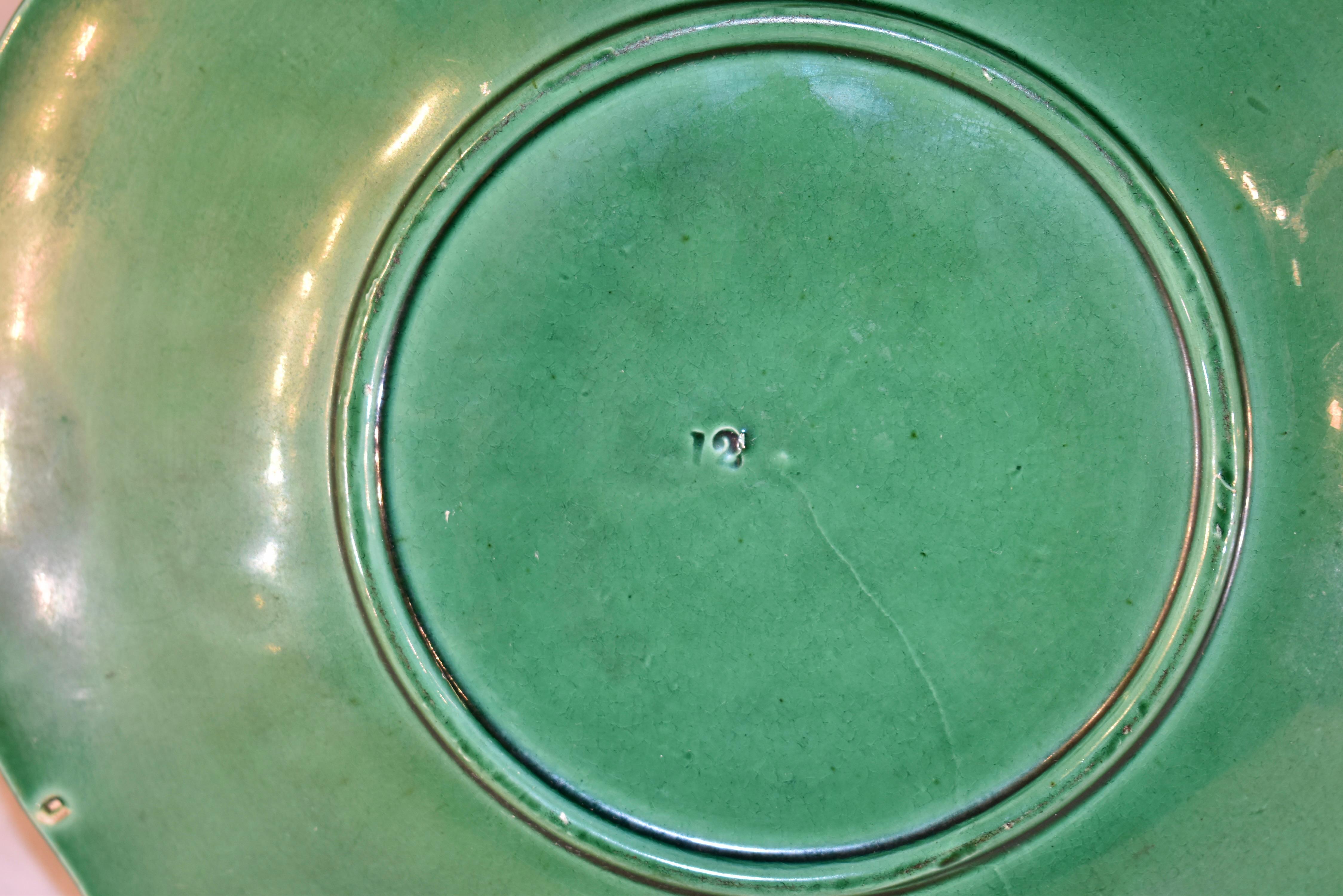 Pair of 19th Century English Majolica Plates im Angebot 4