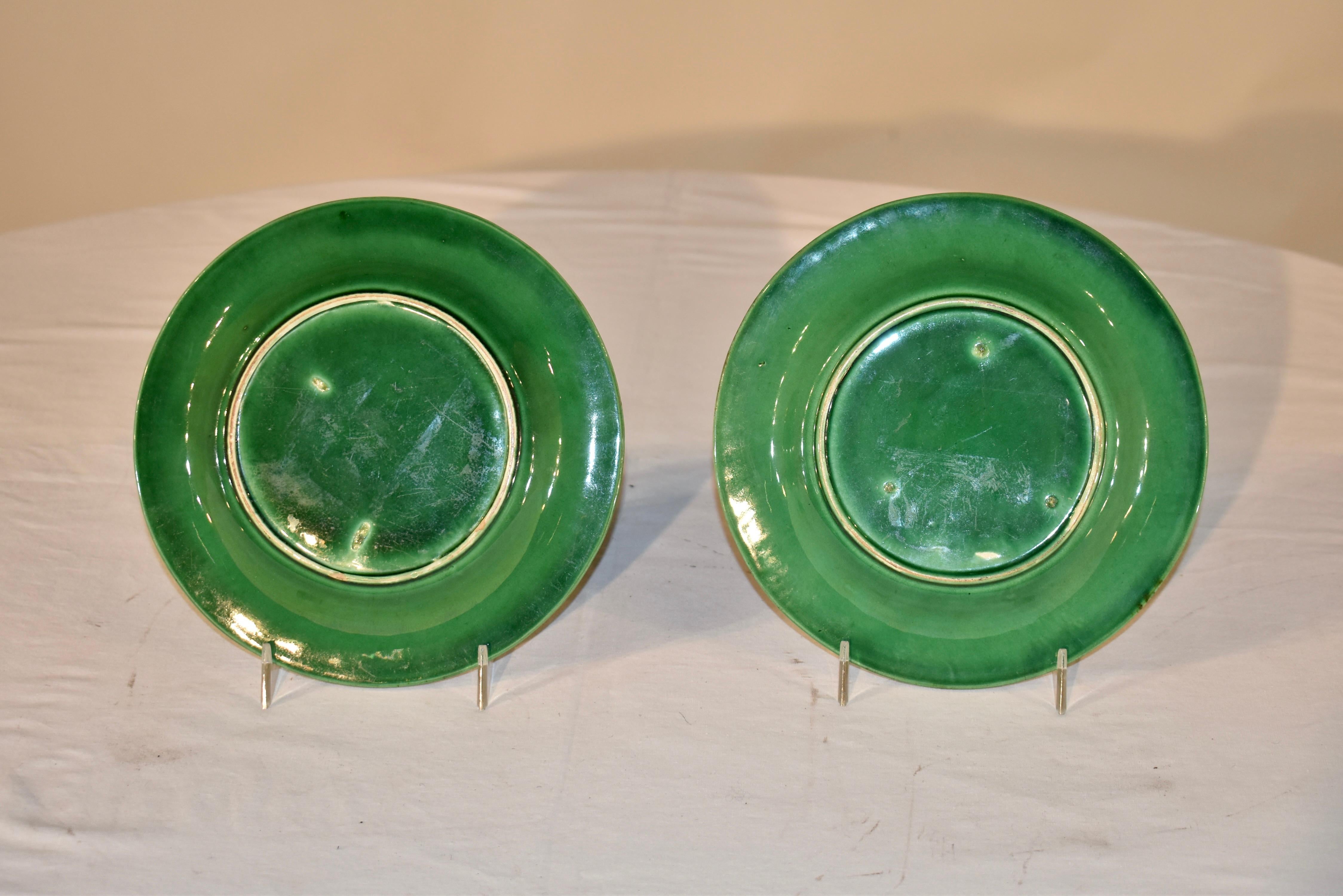 Pair of 19th Century English Majolica Plates For Sale 1