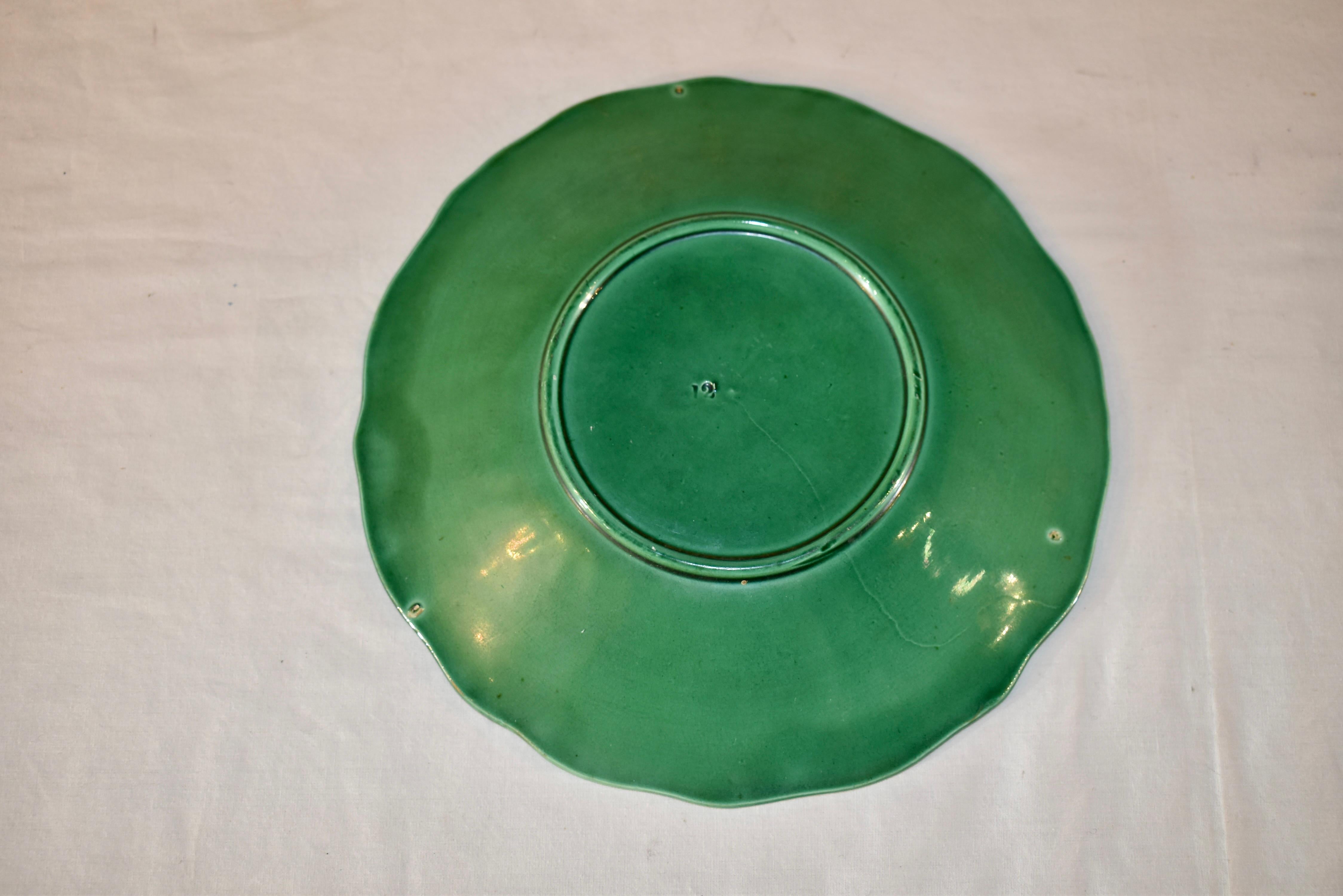 Pair of 19th Century English Majolica Plates (Keramik) im Angebot