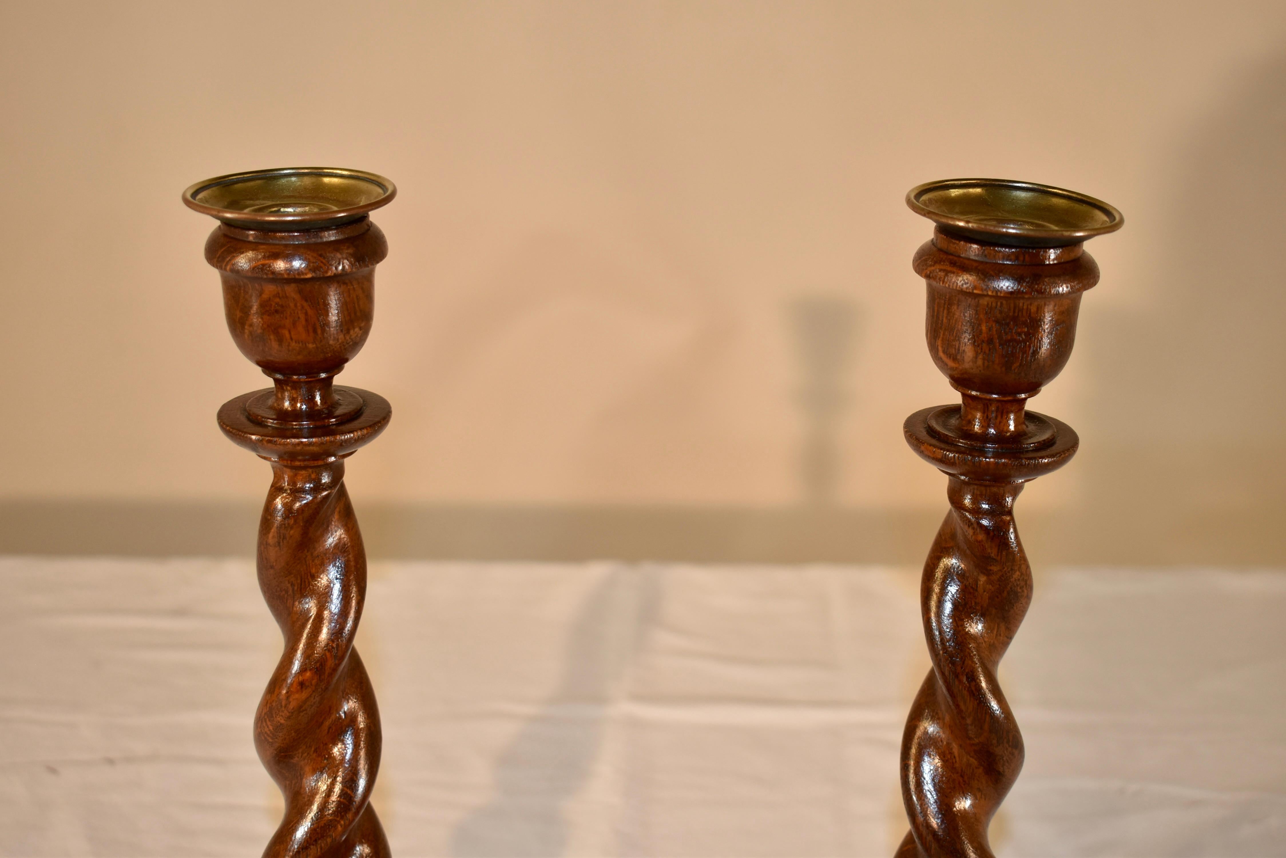Pair of 19th Century English Oak Candlesticks For Sale 1