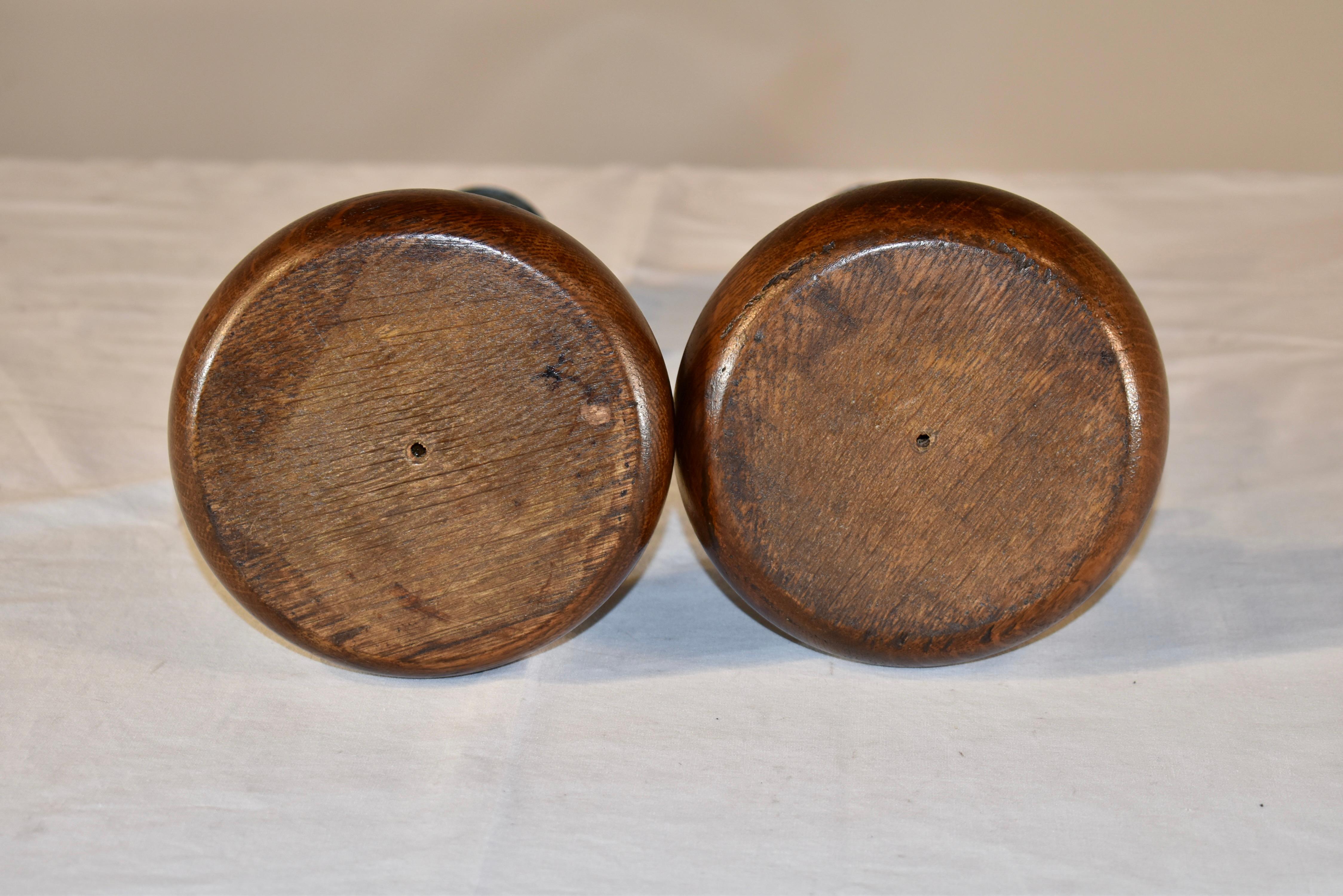 Pair of 19th Century English Oak Candlesticks For Sale 2