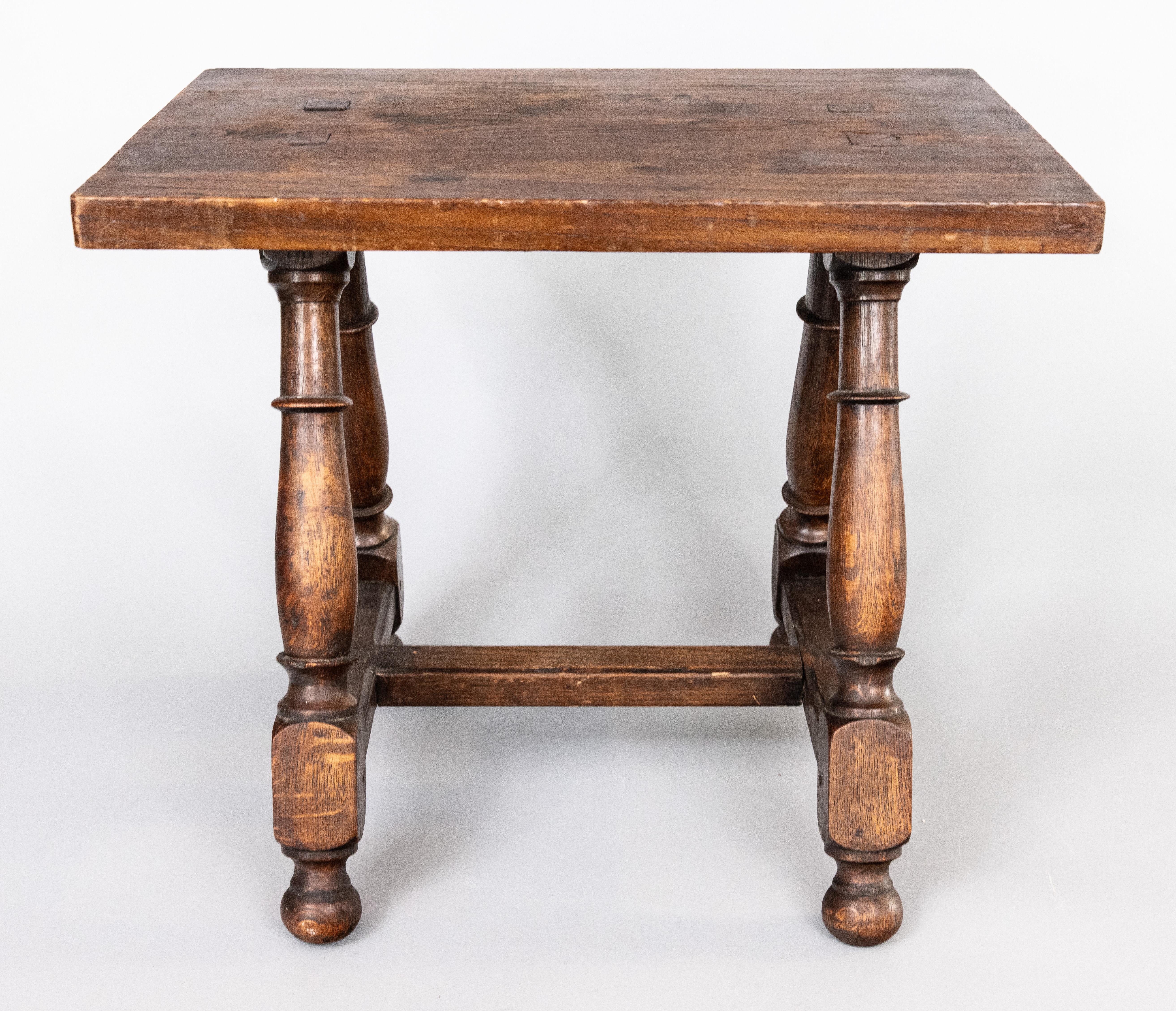 Turned Pair of 19th Century English Oak Joint Stools Side Tables For Sale