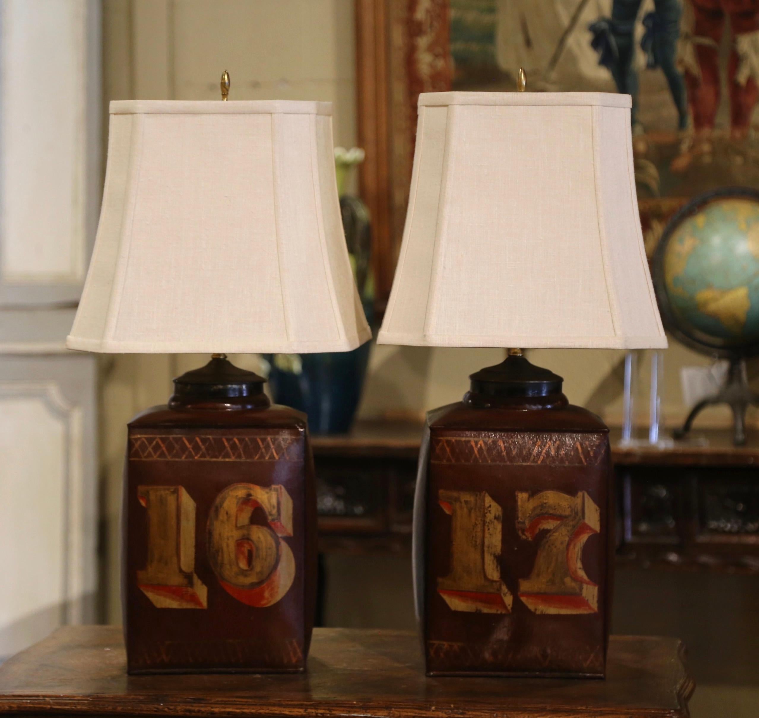 Tôle Pair of 19th Century English Painted Tole Tea Canister Table Lamps with Shades