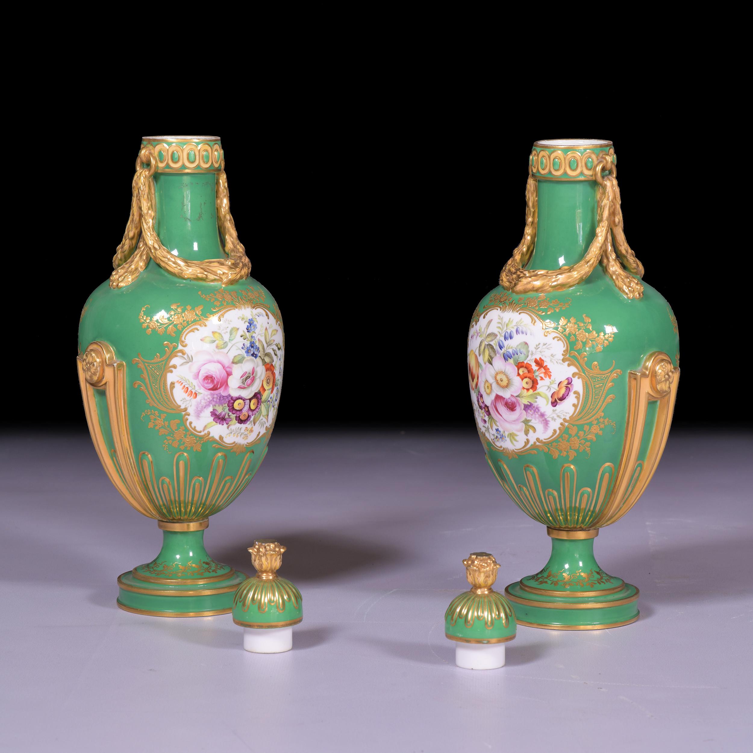Victorian Pair Of 19th Century English Porcelain Vases & Covers By Coalport For Sale