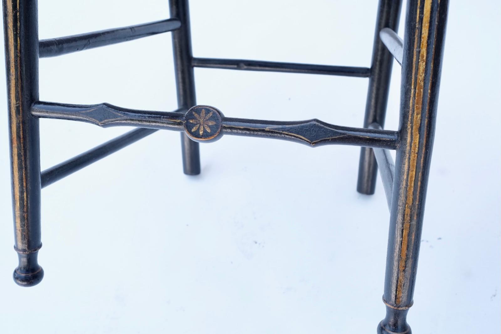 Paar englische Regency-Sessel des 19. Jahrhunderts (Handbemalt) im Angebot