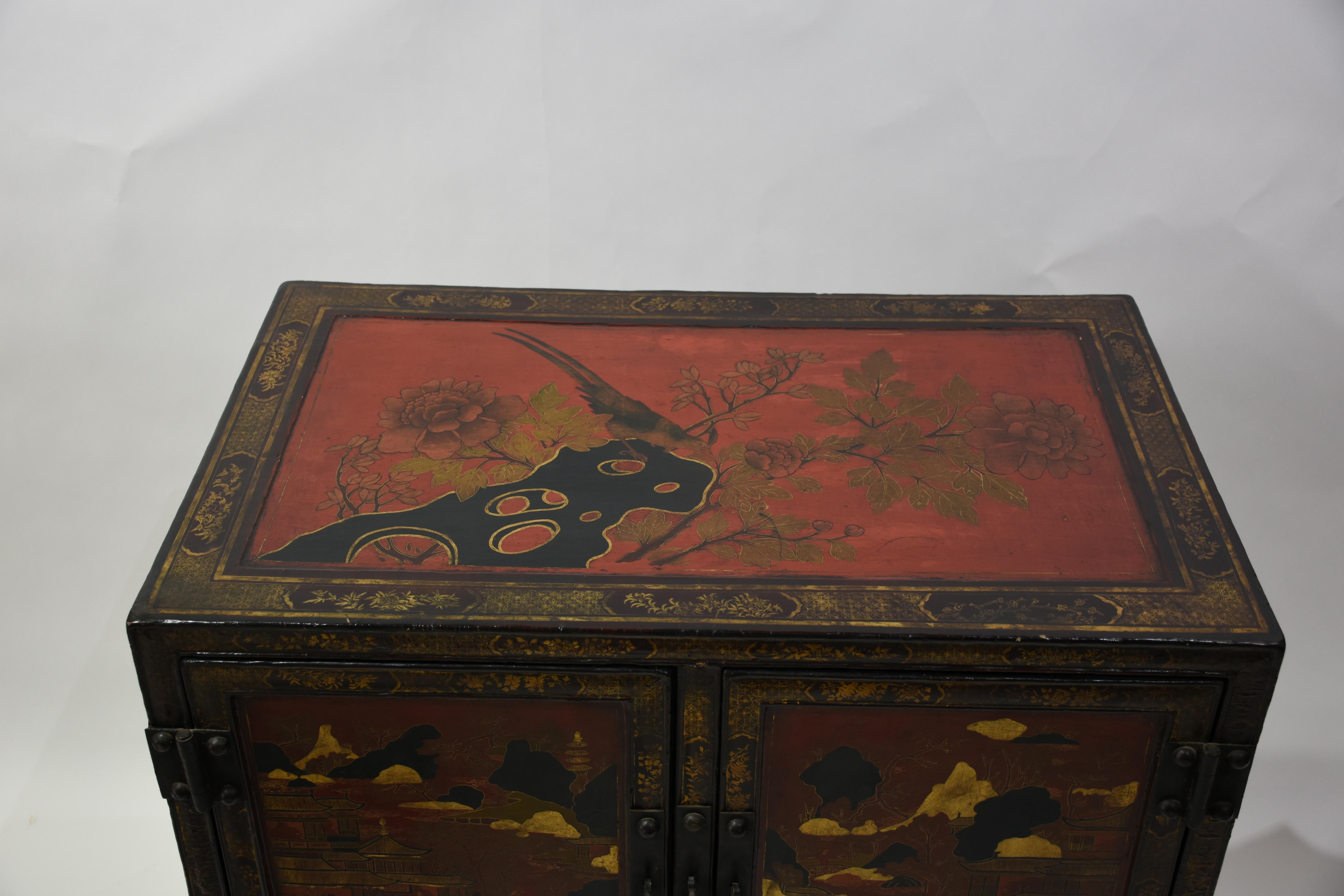Regency Paire d'armoires laquées de style Régence anglaise du 19e siècle (Chinoiserie) en vente