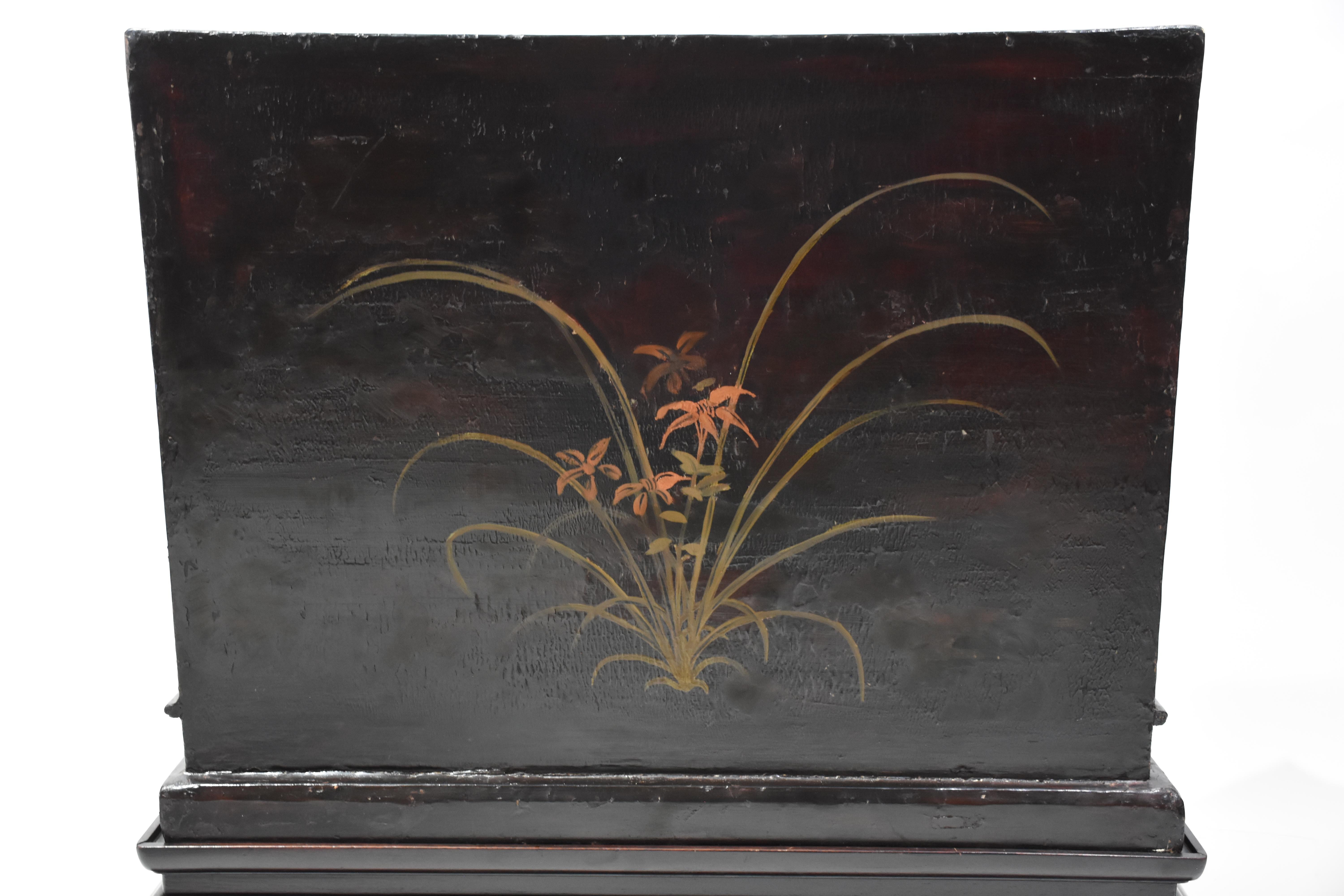Laqué Paire d'armoires laquées de style Régence anglaise du 19e siècle (Chinoiserie) en vente