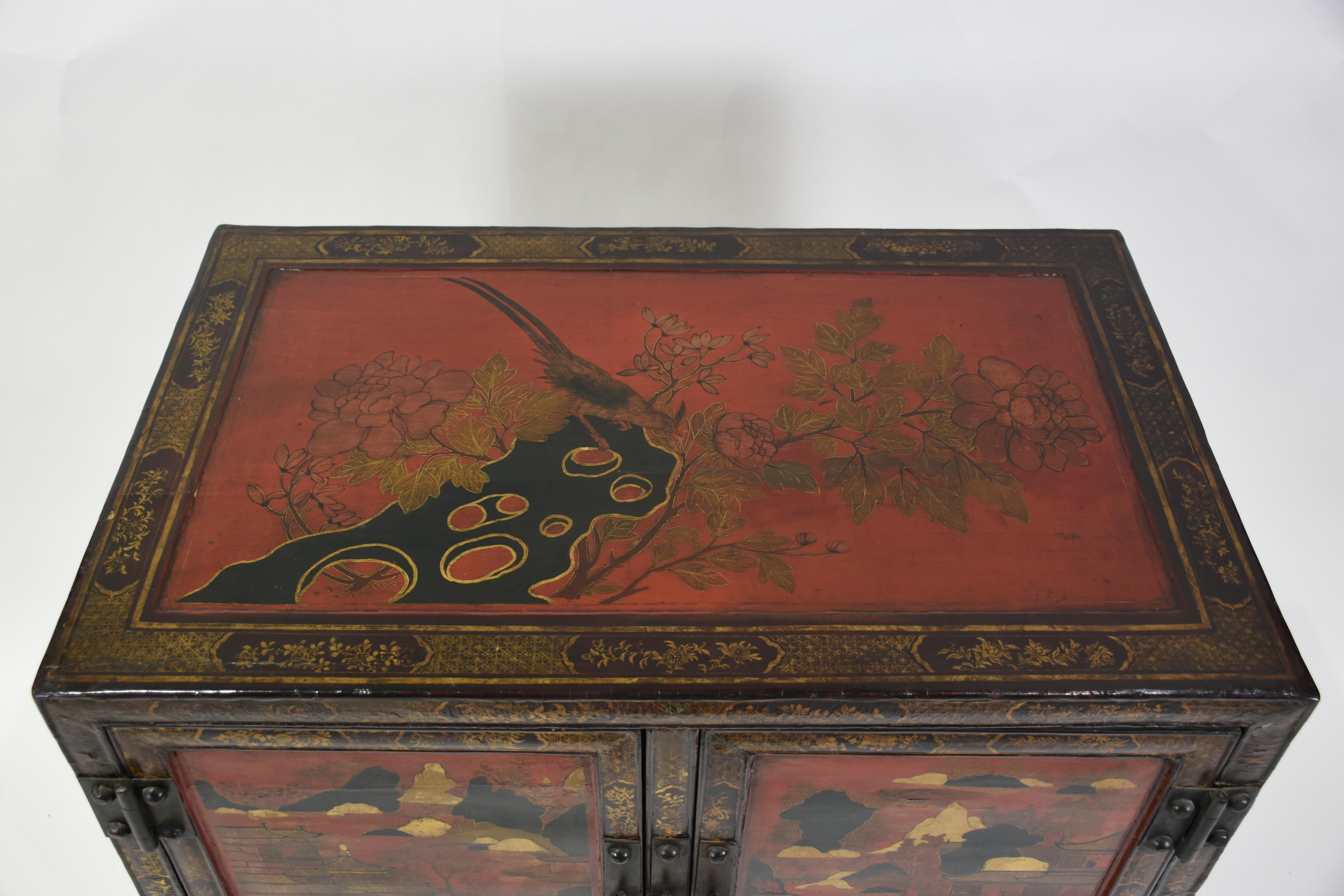 Paire d'armoires laquées de style Régence anglaise du 19e siècle (Chinoiserie) en vente 1