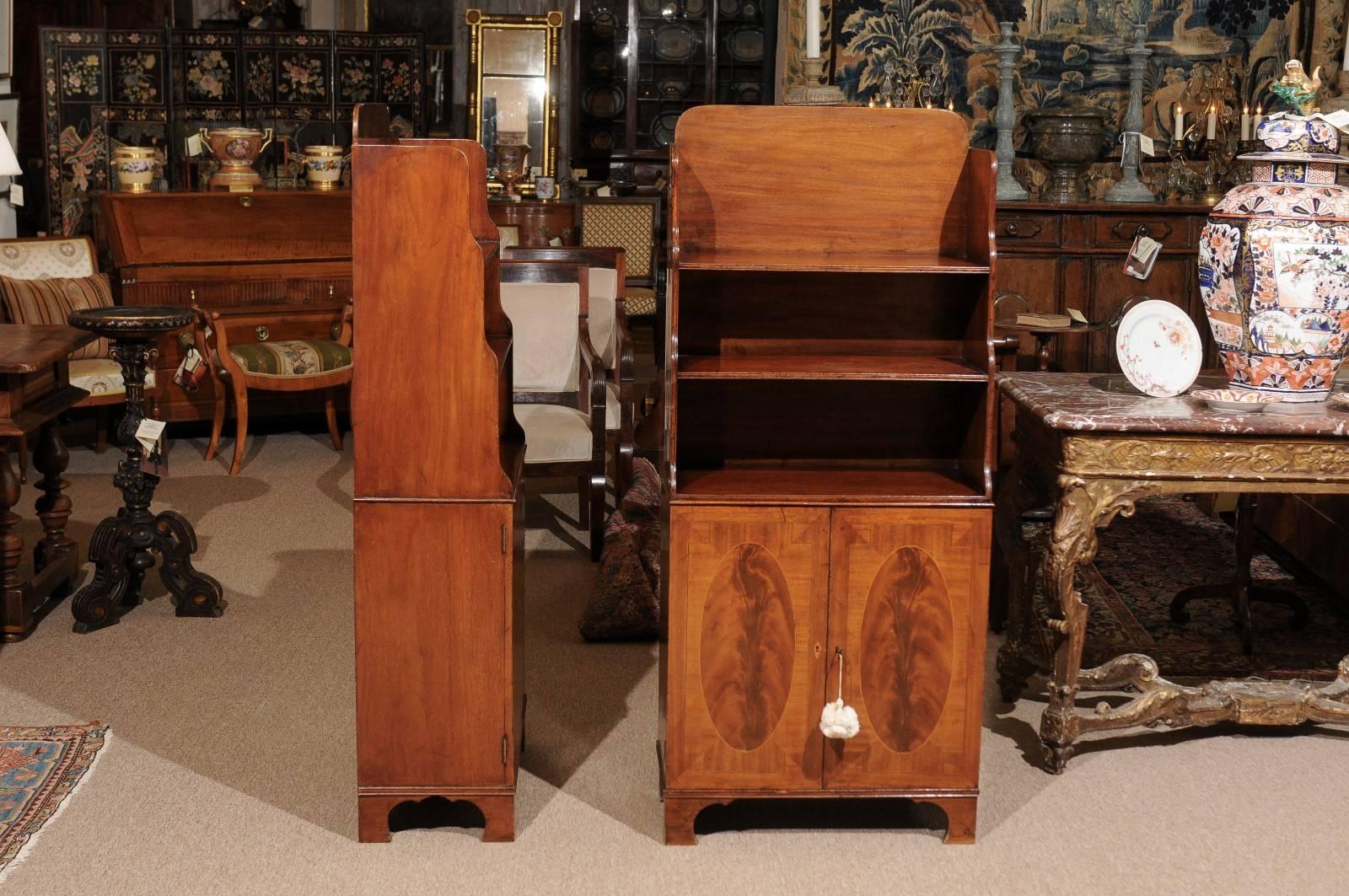 Pair of 19th Century English Regency Style Mahogany Bookcases For Sale 1