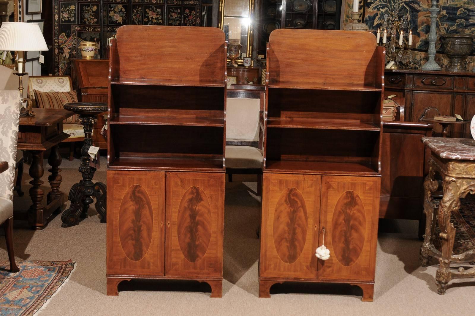 Pair of 19th Century English Regency Style Mahogany Bookcases For Sale 5