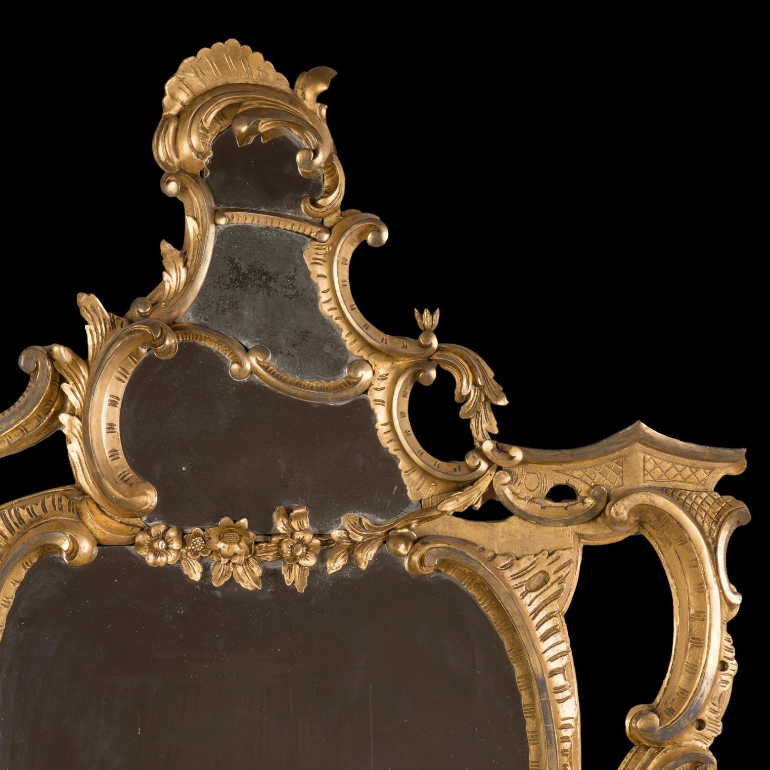 Coppia di specchi inglesi in stile rococò del XIX secolo in vendita 3