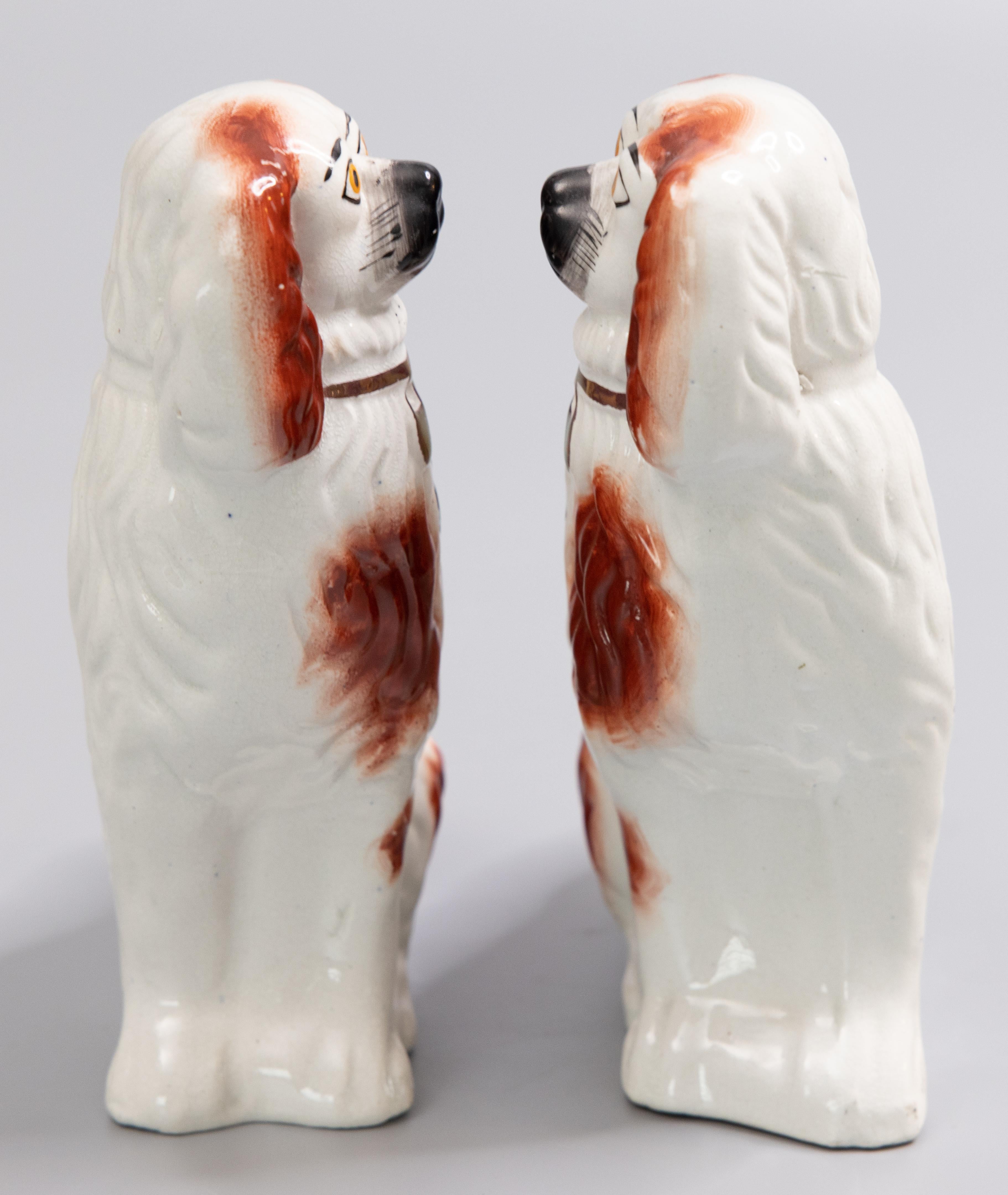 Pair of 19th Century English Staffordshire Russet Spaniel Dogs Figurines In Good Condition In Pearland, TX