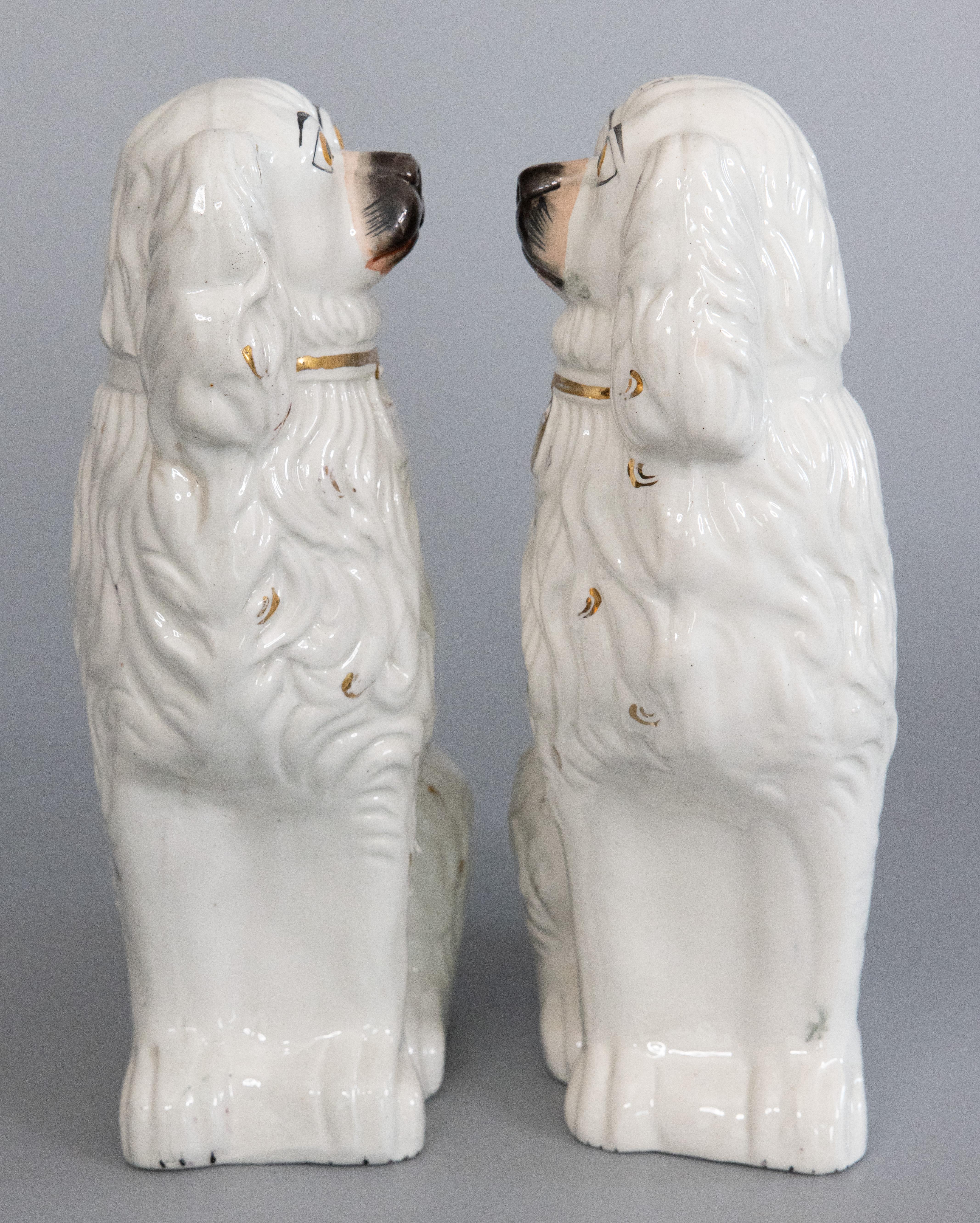 Pair of 19th Century English Staffordshire Spaniel Dogs Figurines 1