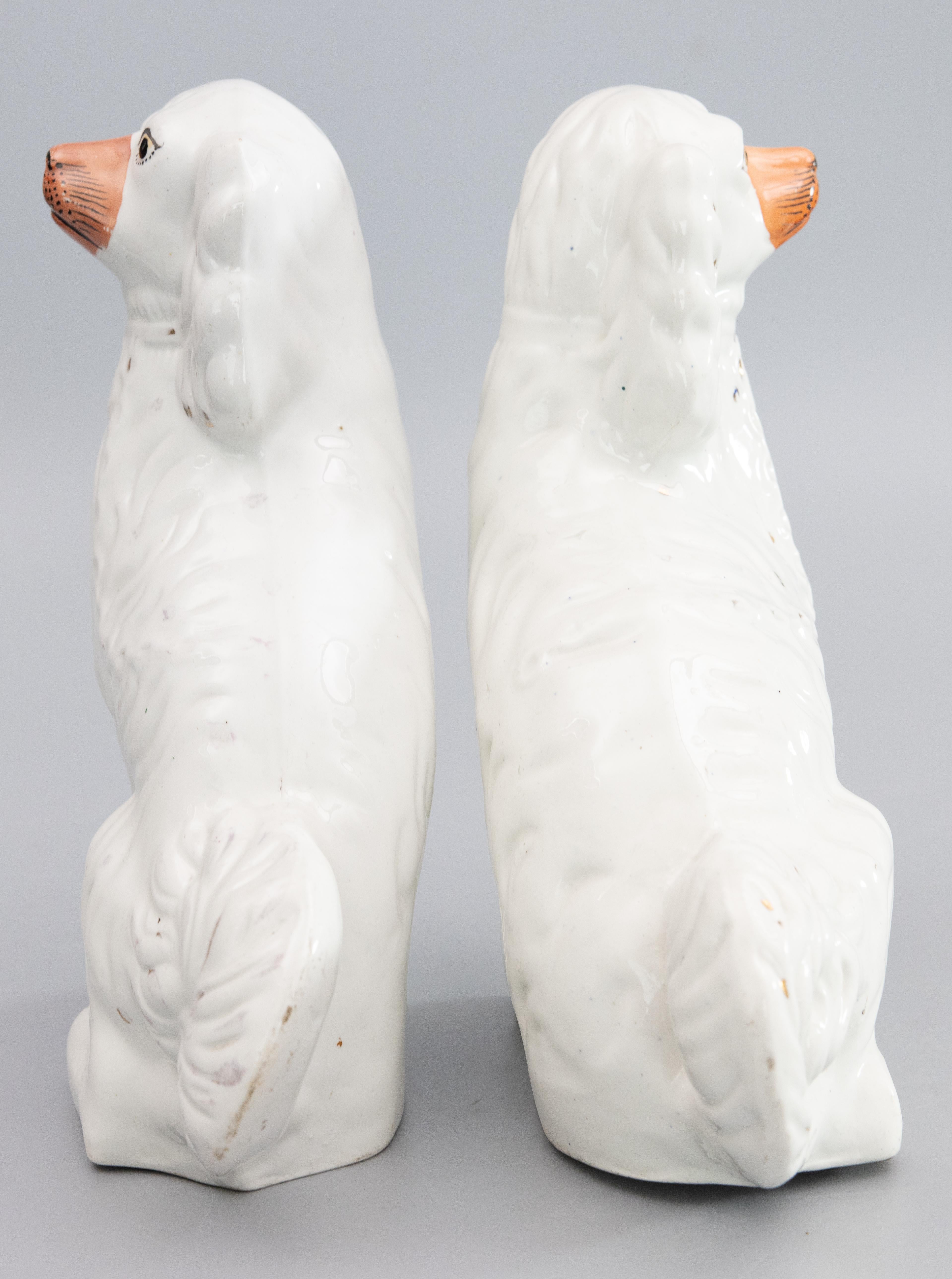 Pair of 19th Century English Staffordshire Spaniel Dogs Figurines For Sale 1