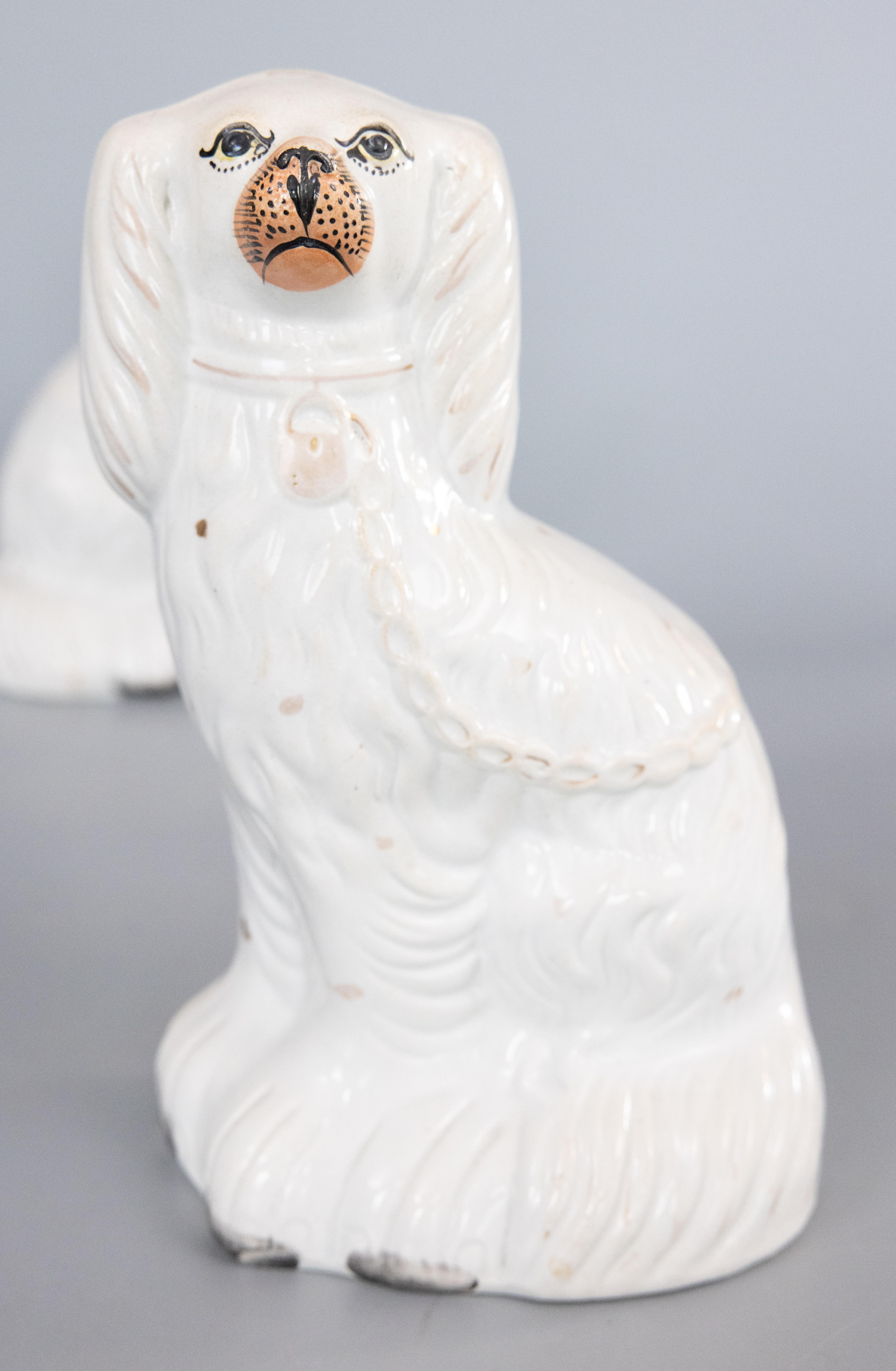 Pareja de perros Staffordshire Spaniel ingleses del siglo XIX Británico en venta