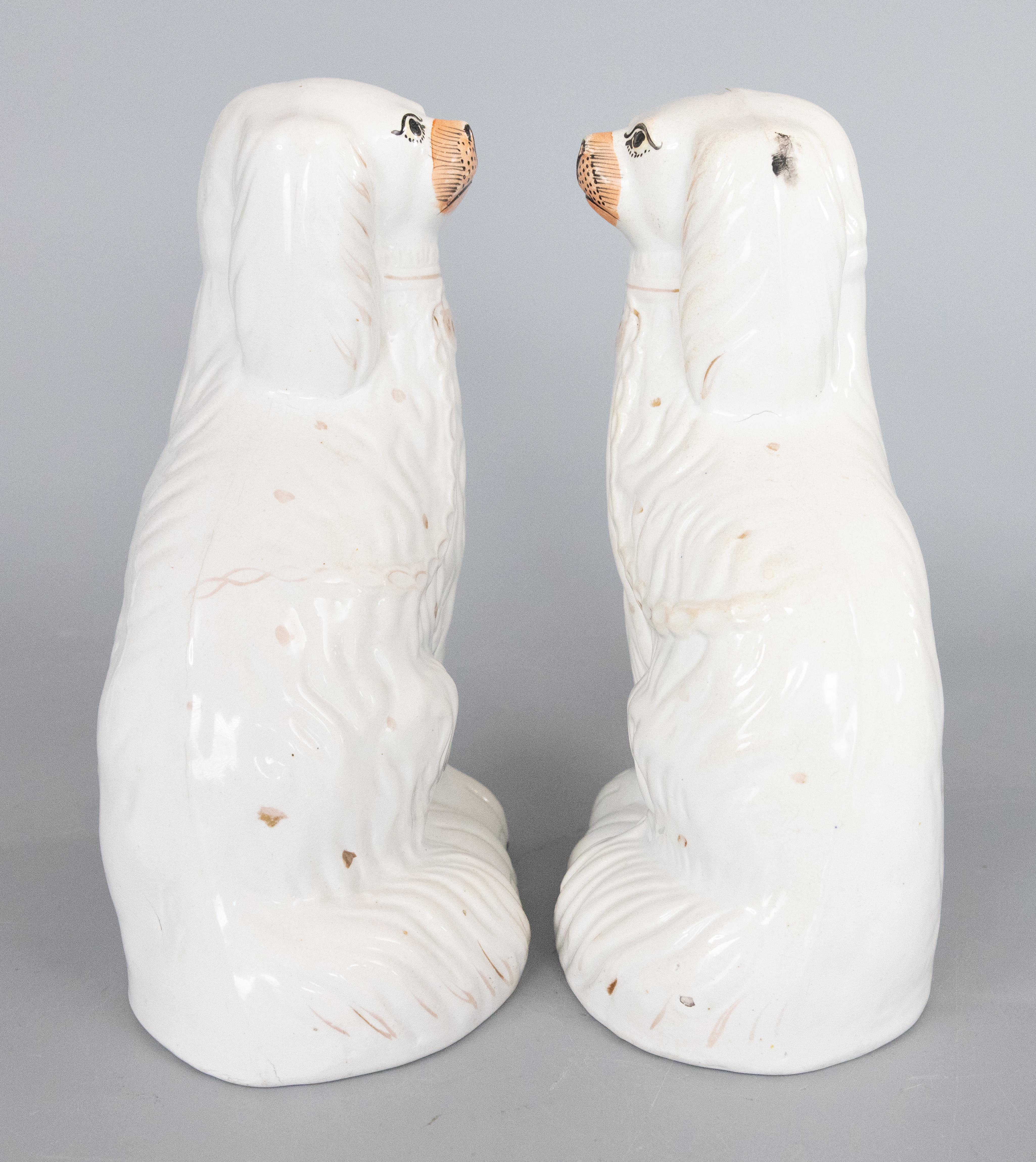 Pareja de perros Staffordshire Spaniel ingleses del siglo XIX Glaseado en venta