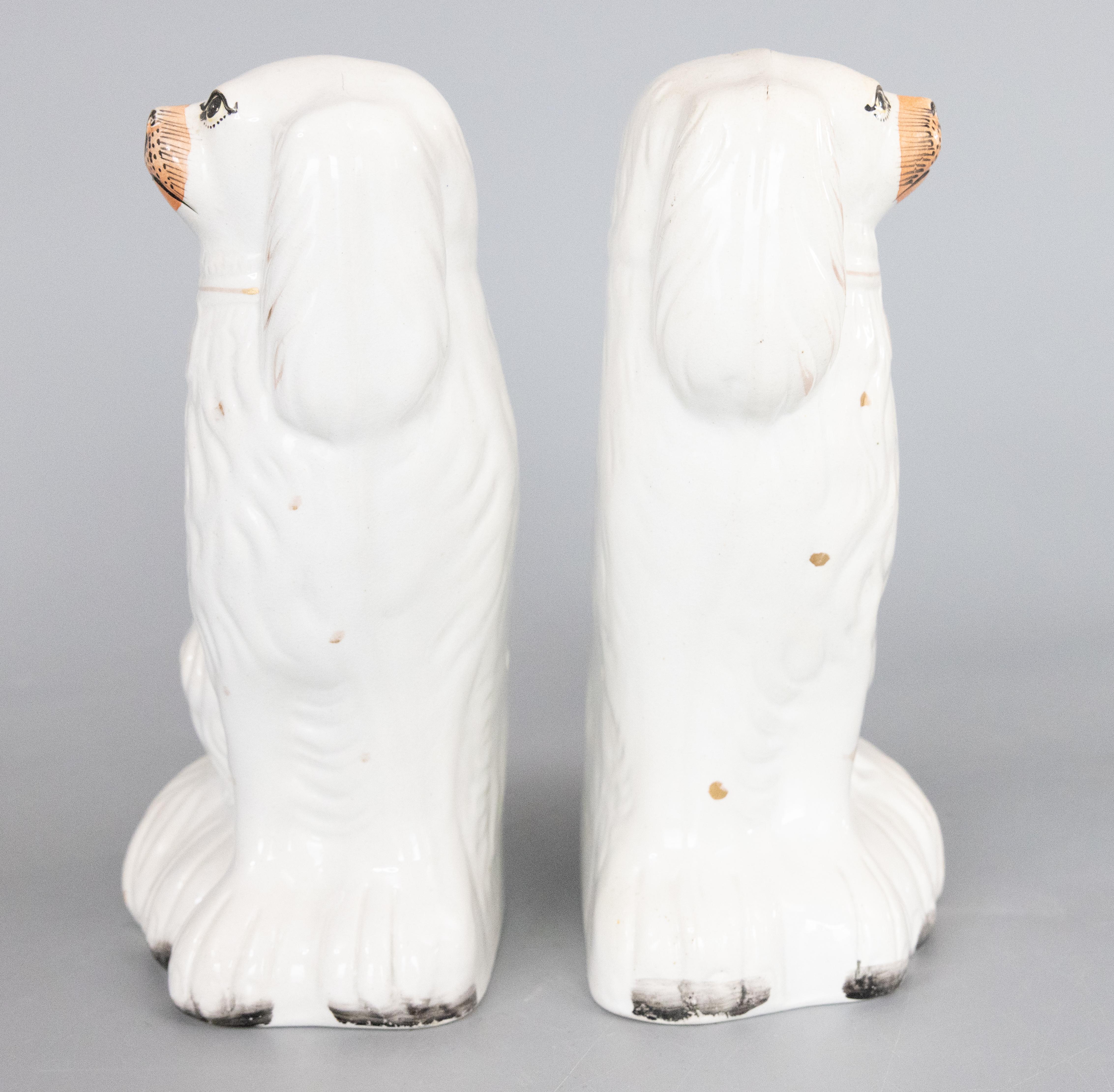 Pareja de perros Staffordshire Spaniel ingleses del siglo XIX Cerámico en venta