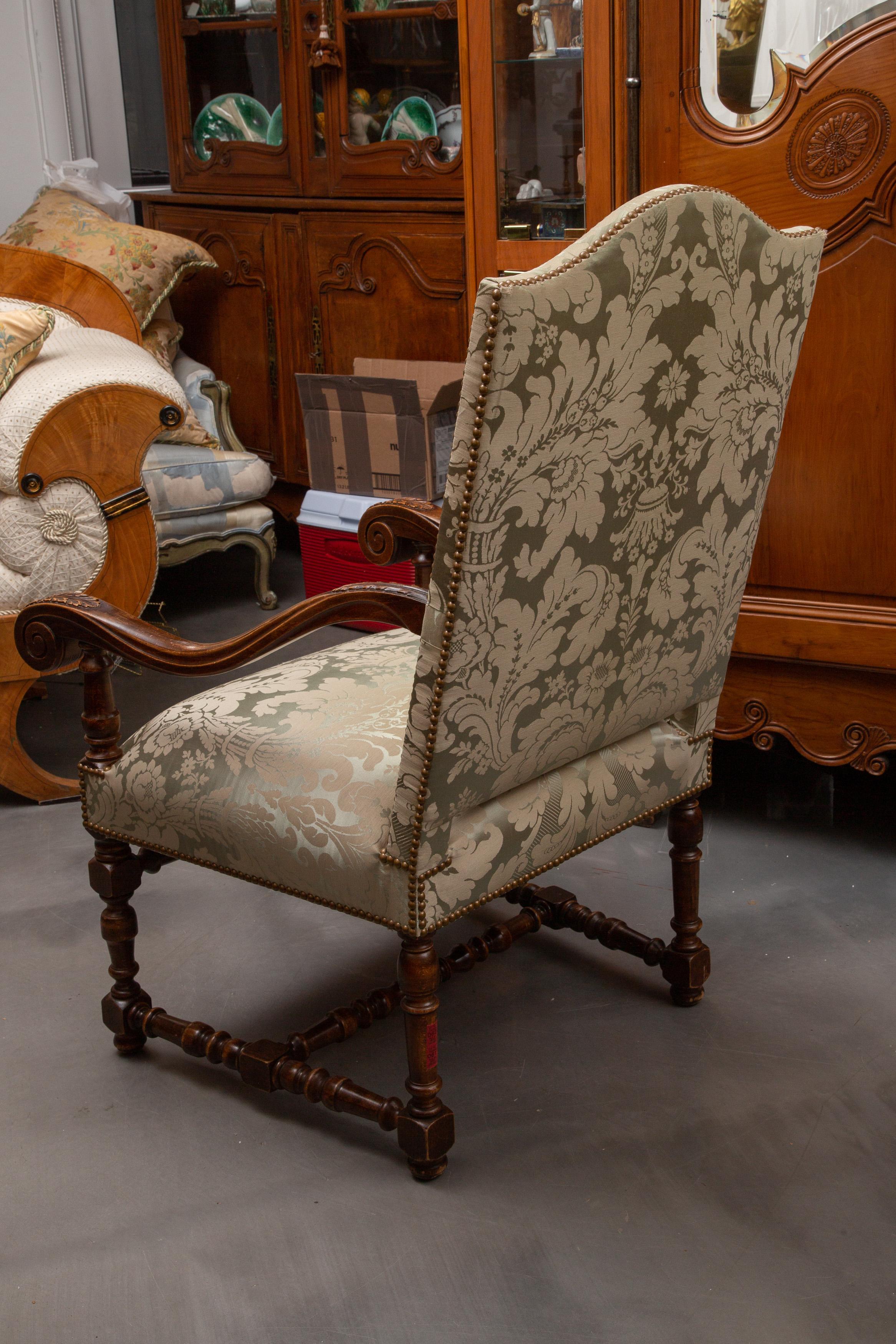 Pair of 19th Century English Upholstered Library Chairs In Good Condition In WEST PALM BEACH, FL