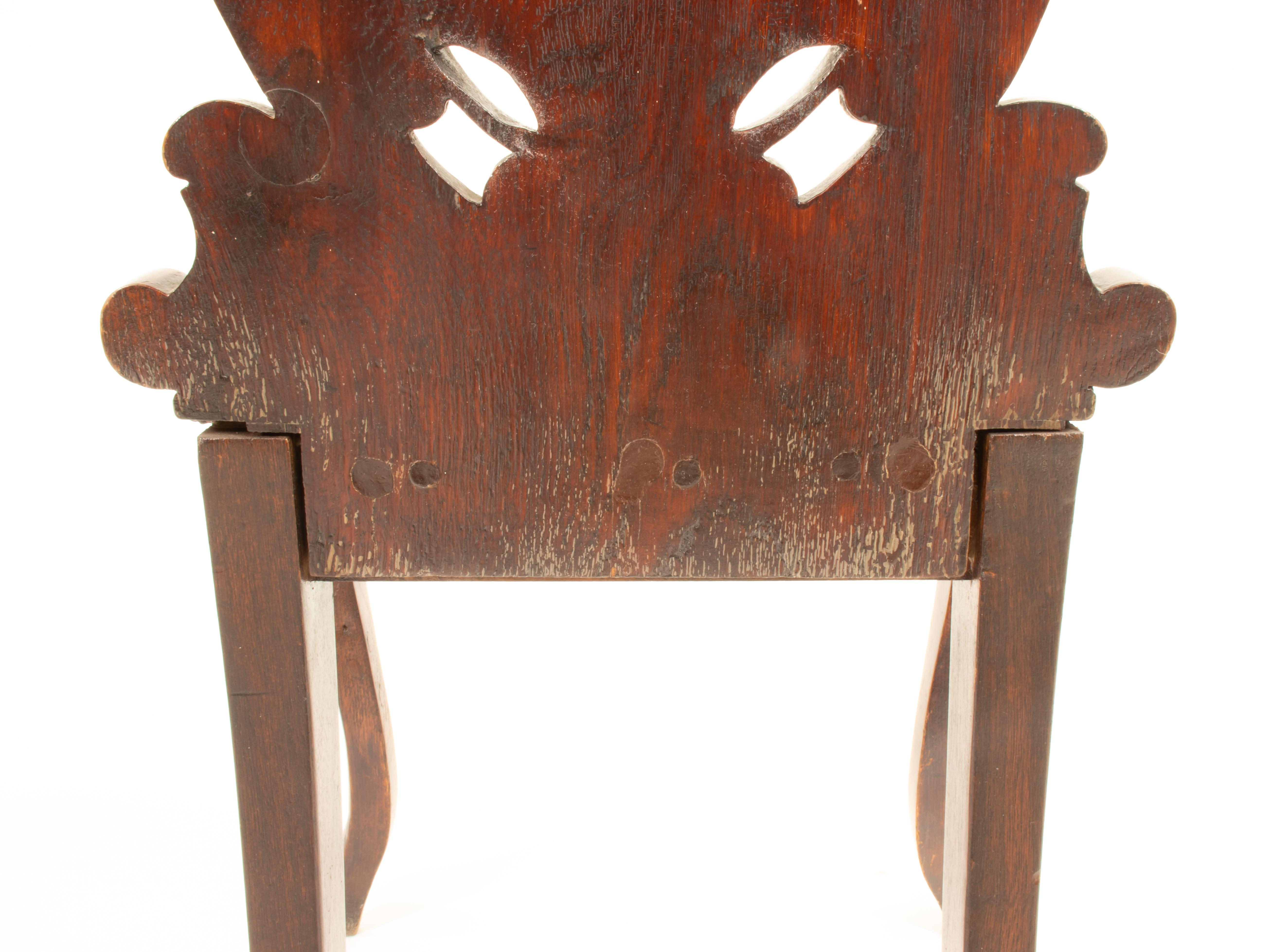 Paar englische viktorianische Mahagoni-Sessel der Gotik des 19. im Angebot 6