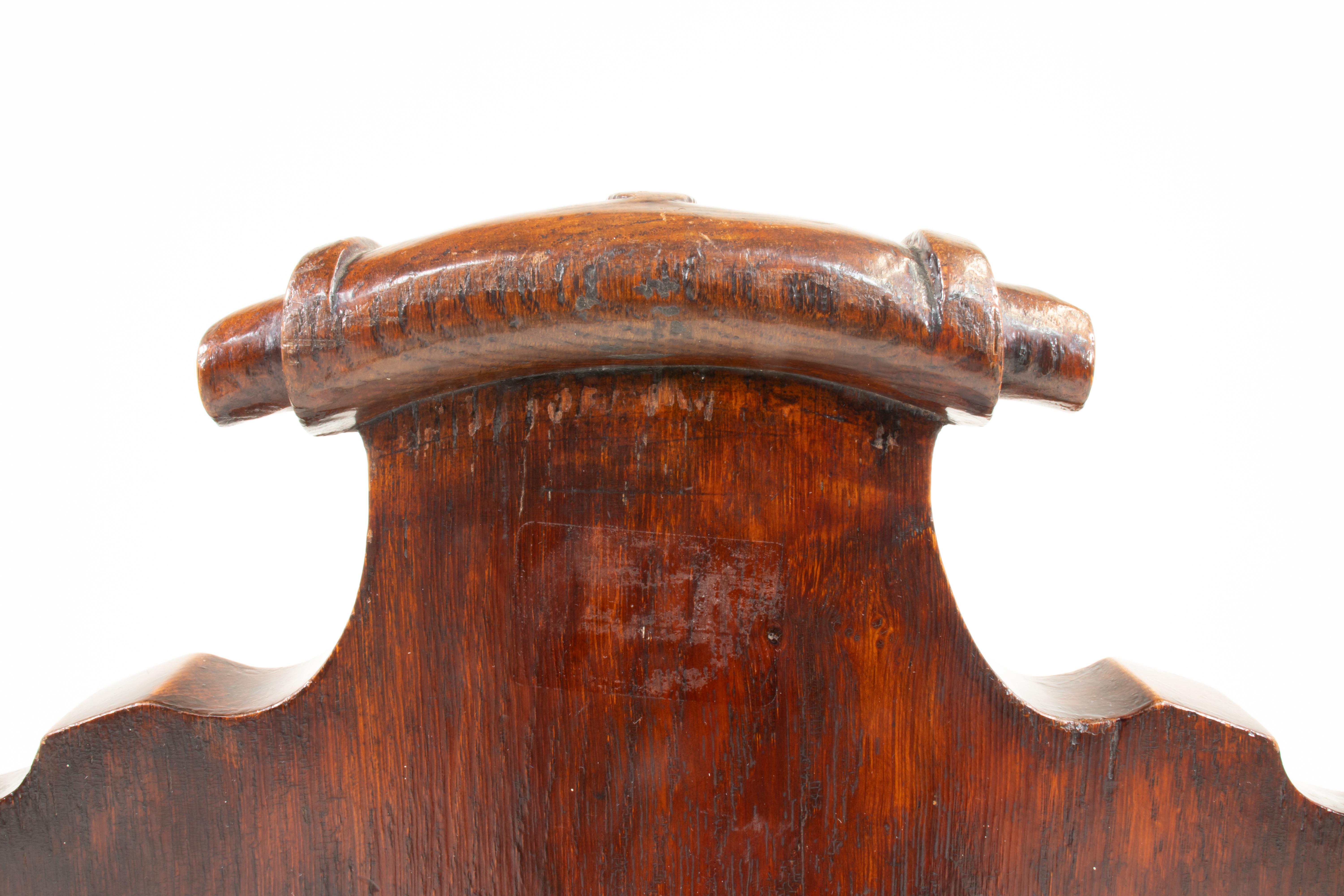 Paar englische viktorianische Mahagoni-Sessel der Gotik des 19. im Angebot 7